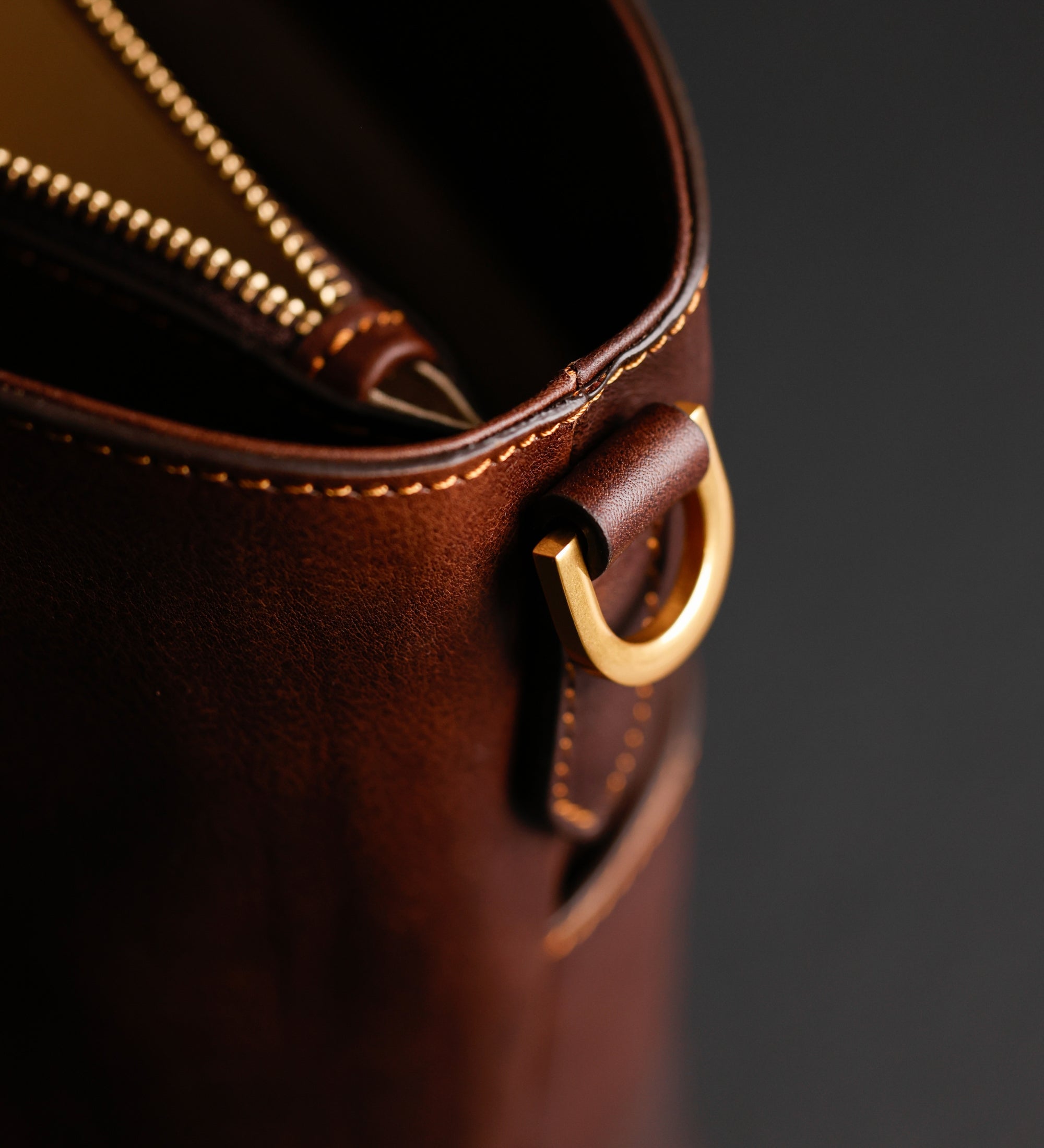 Sac à main à l’épaule en cuir pour femme Camilla