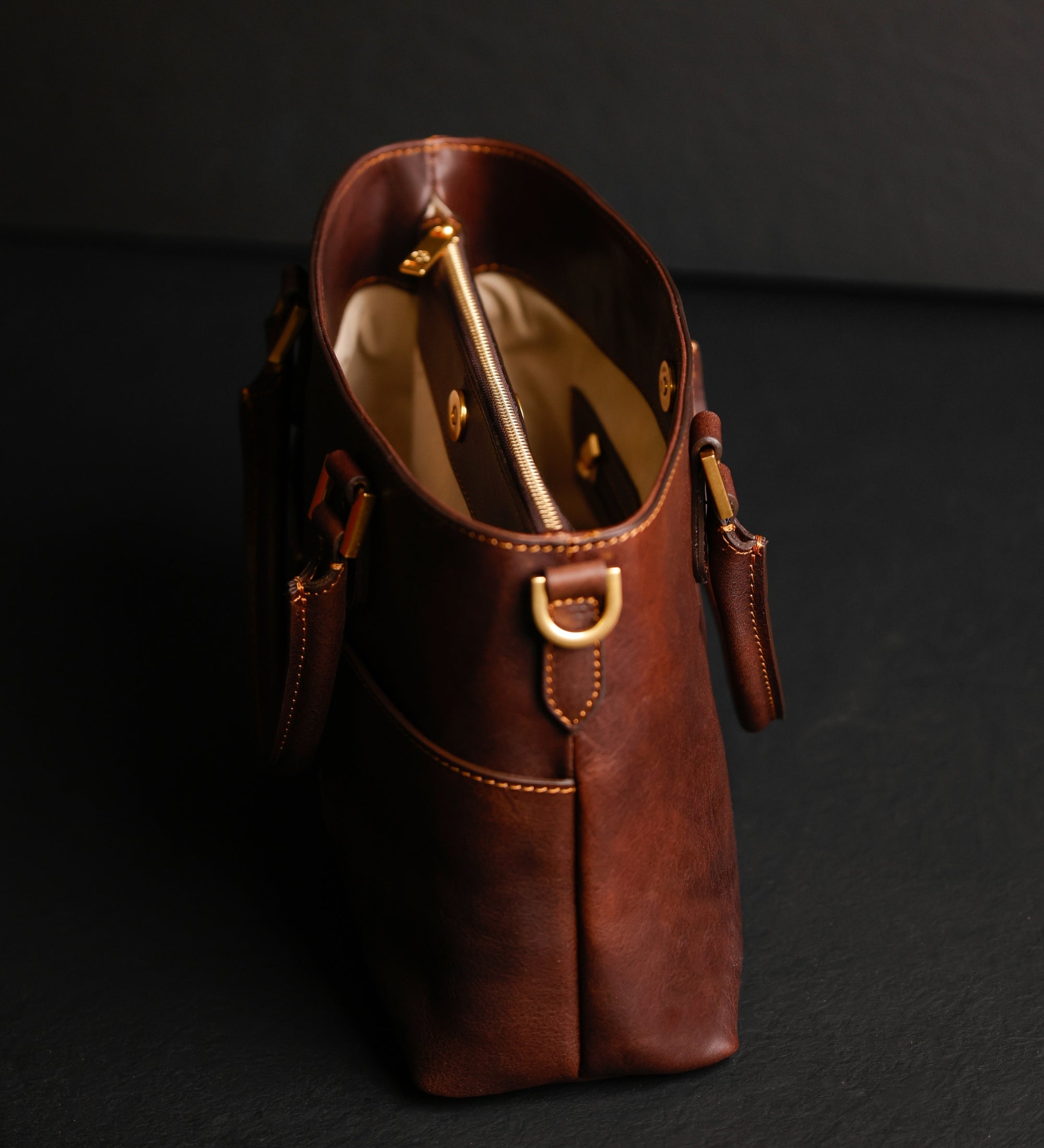 Sac à main à l’épaule en cuir pour femme Camilla