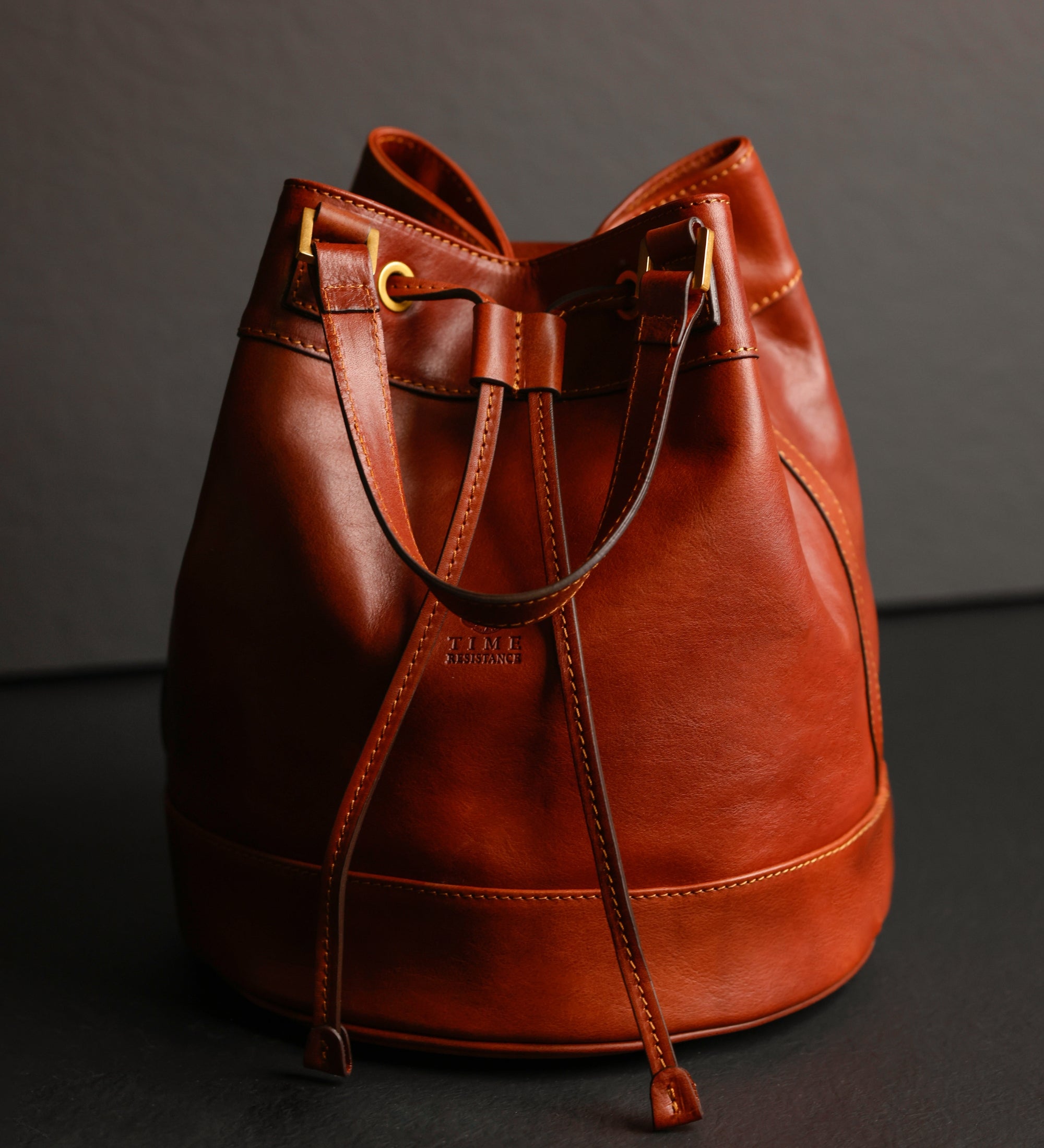 Sac seau en cuir pour femme Light In August