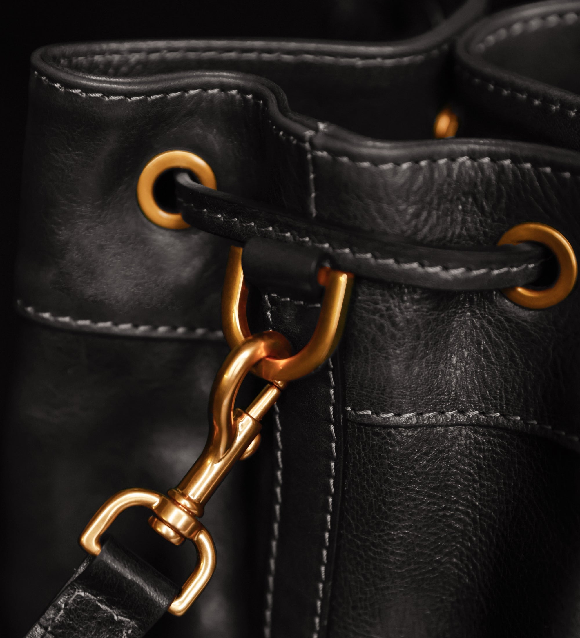 Sac seau en cuir pour femme Light In August