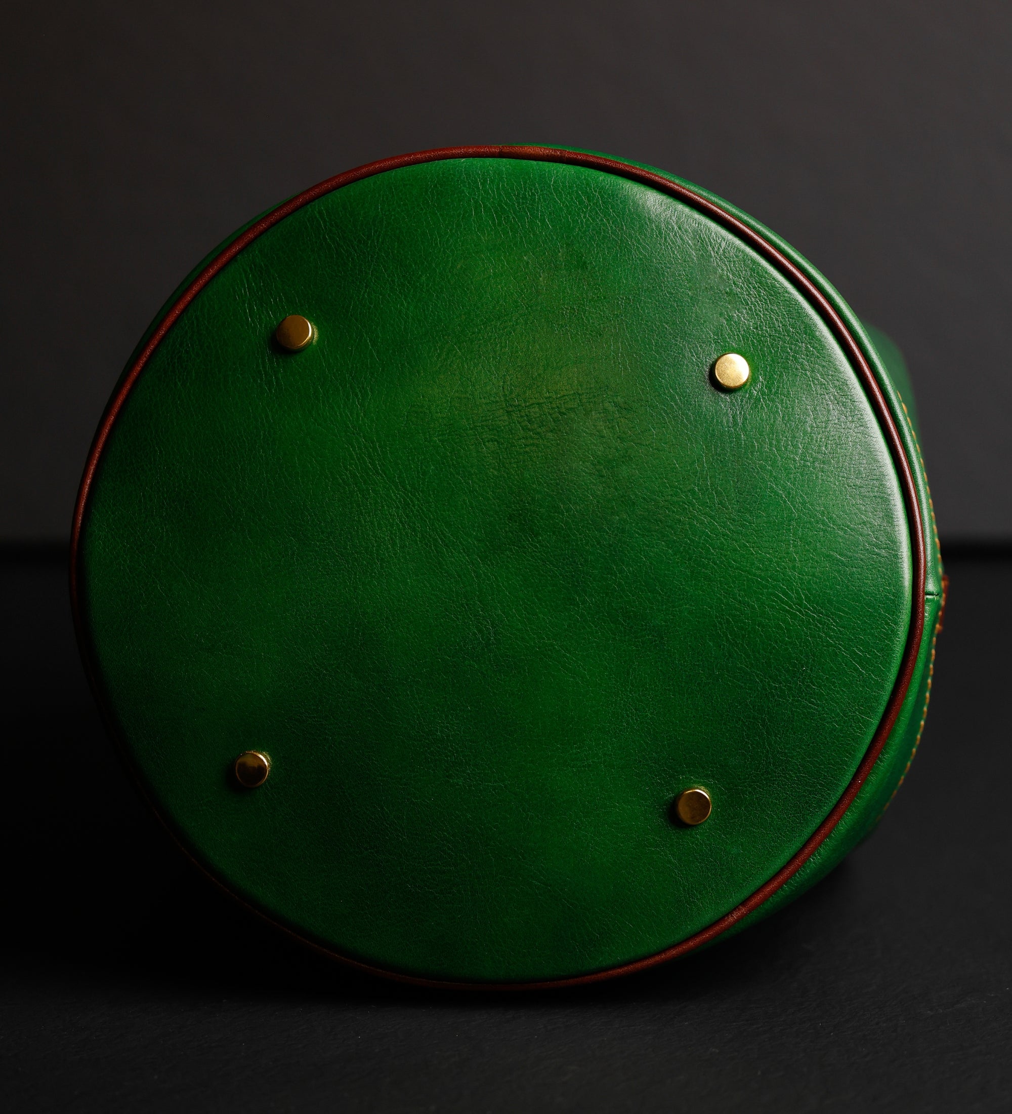 Sac seau en cuir pour femme Light In August