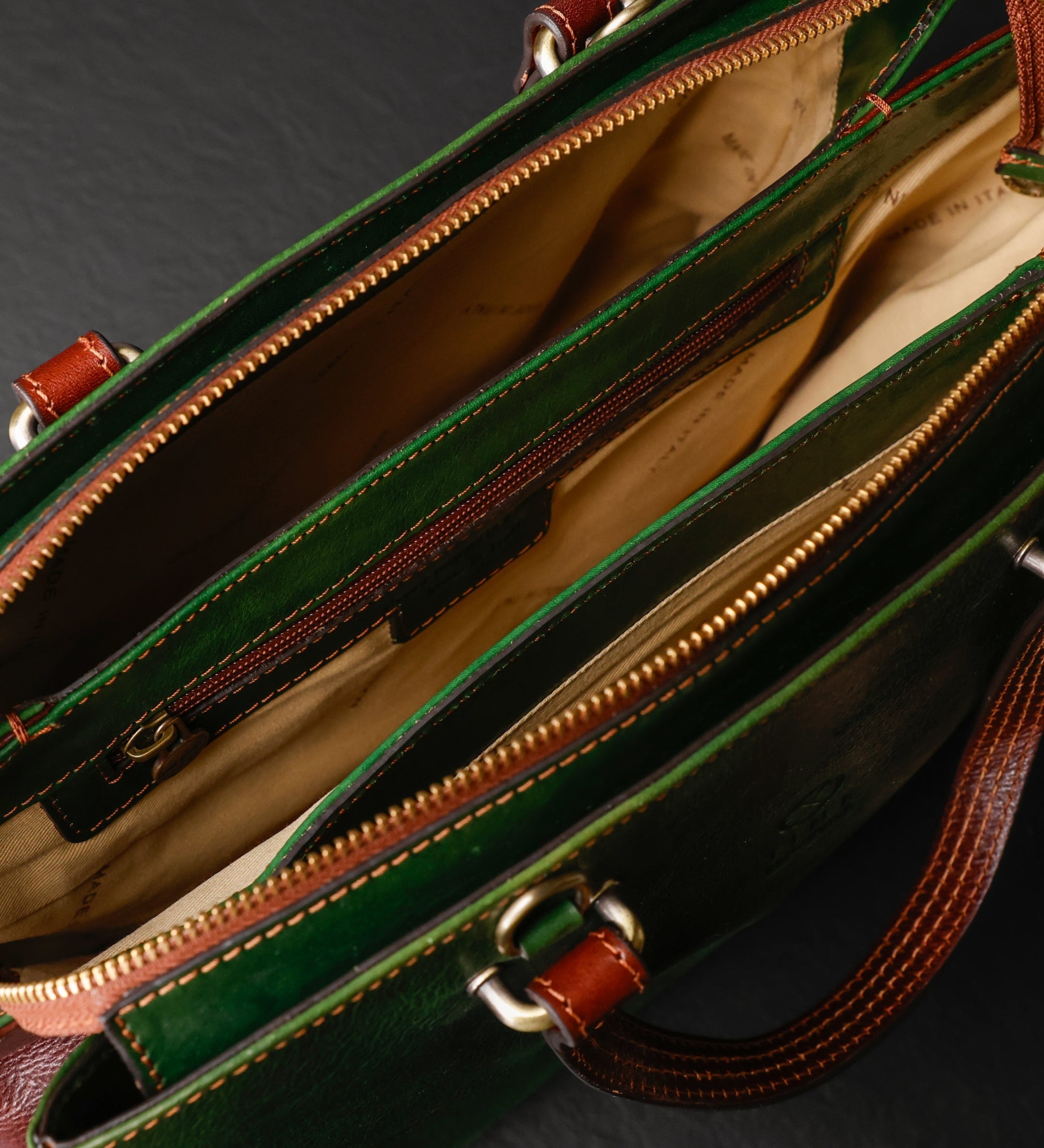 Sac cabas à l’épaule en cuir pour femme The Scarlet Letter