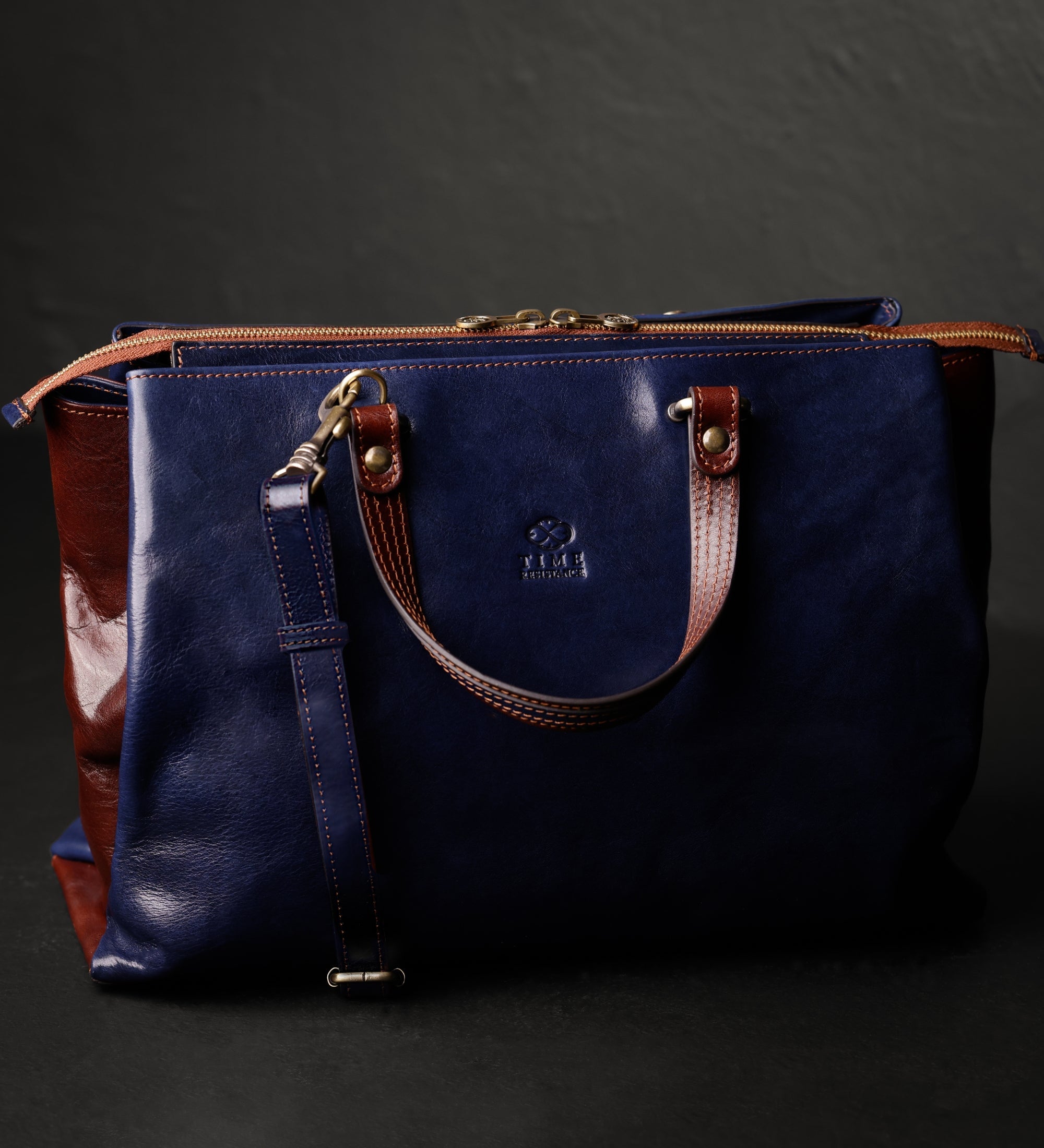 Sac cabas à l’épaule en cuir pour femme The Scarlet Letter