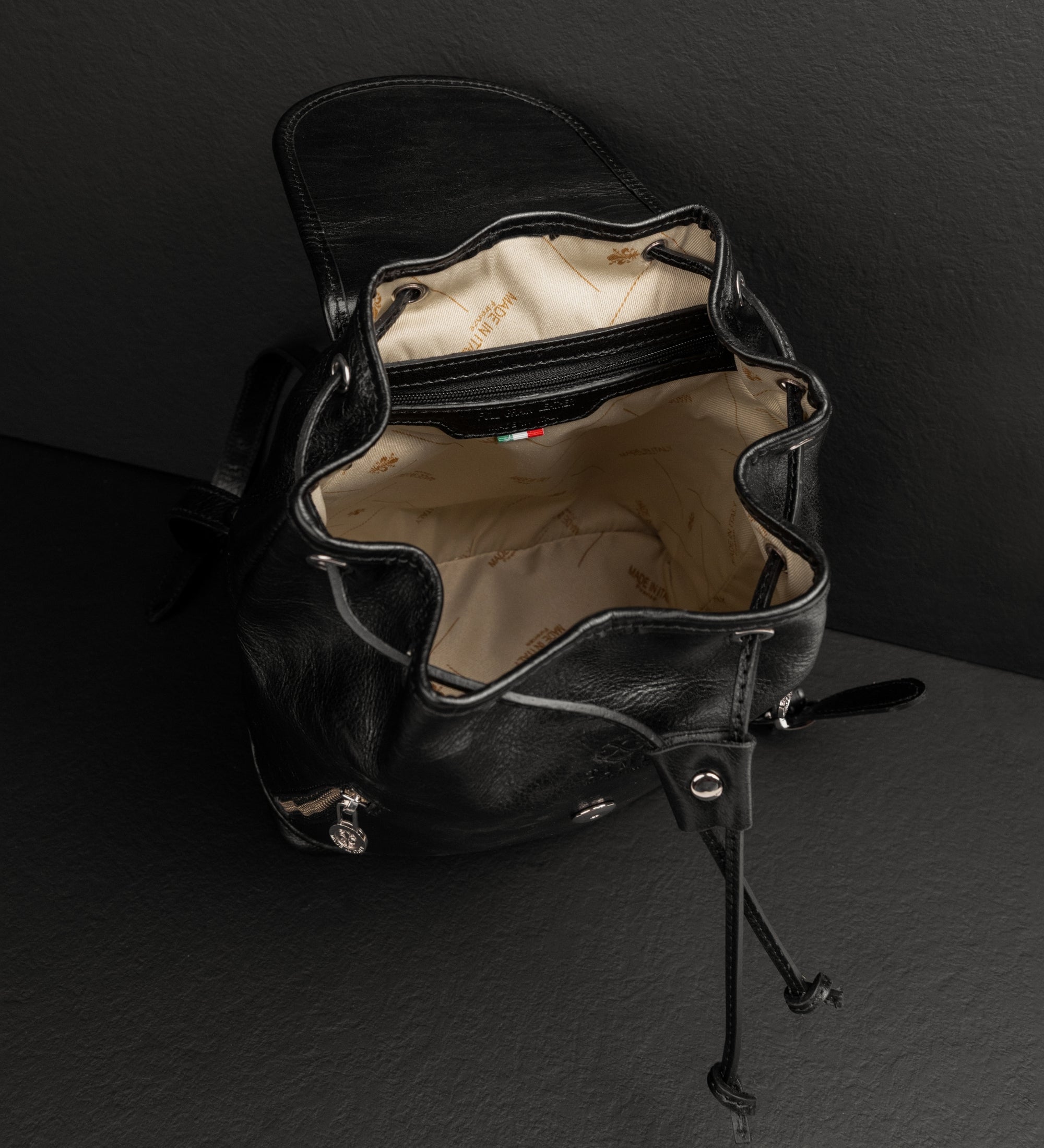 Sac à dos en cuir pour femme White Noise