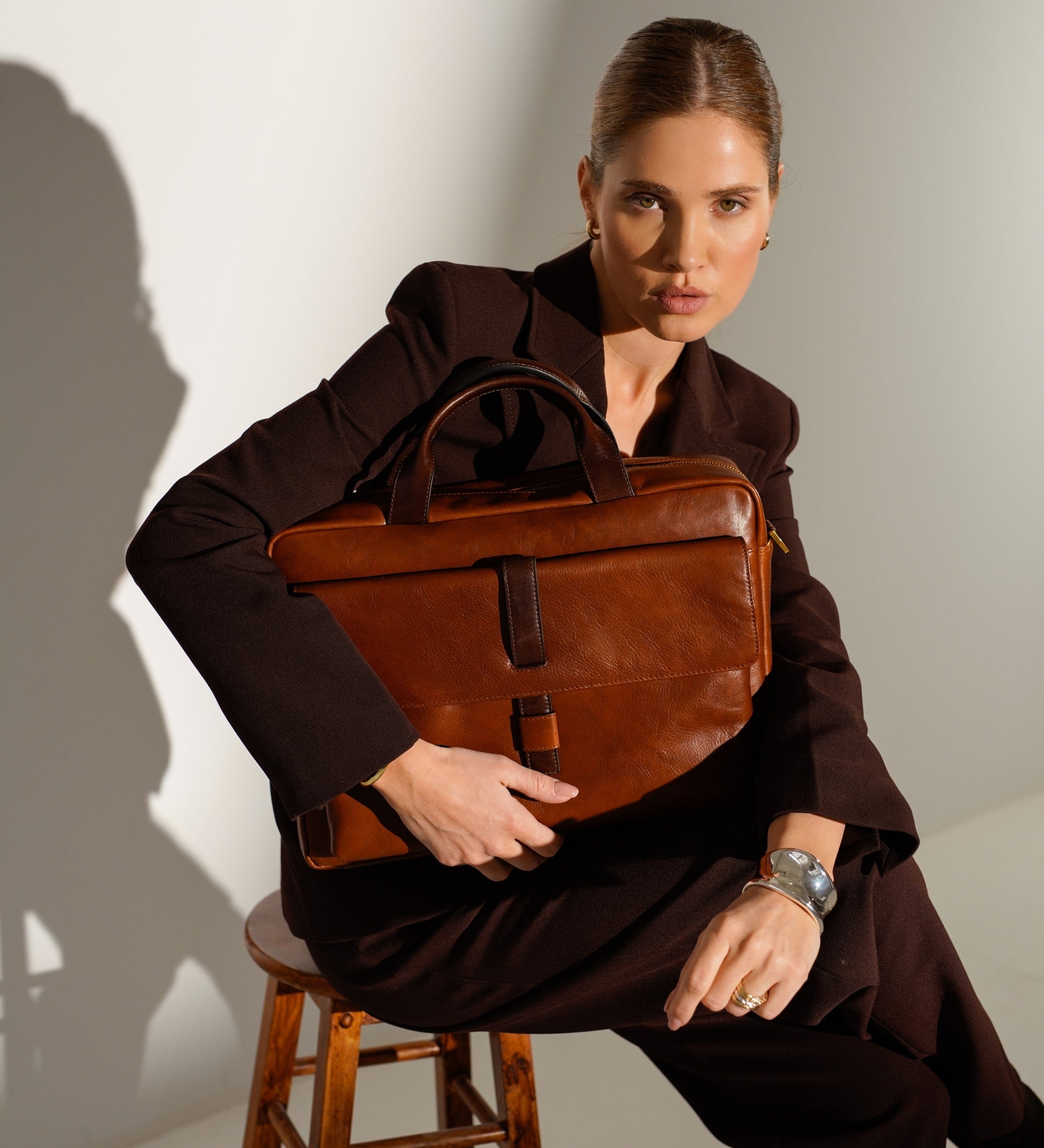 Grande sacoche pour ordinateur portable en cuir pour femme The Chateau