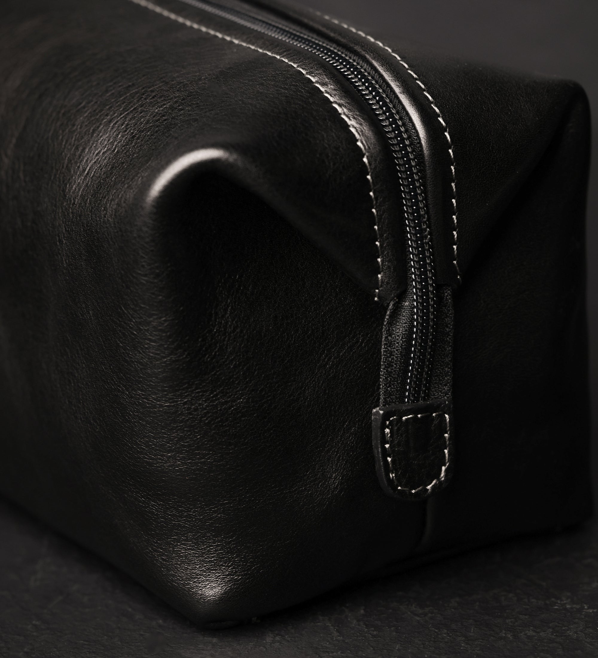 Trousse de toilette en cuir Four Past Midnight