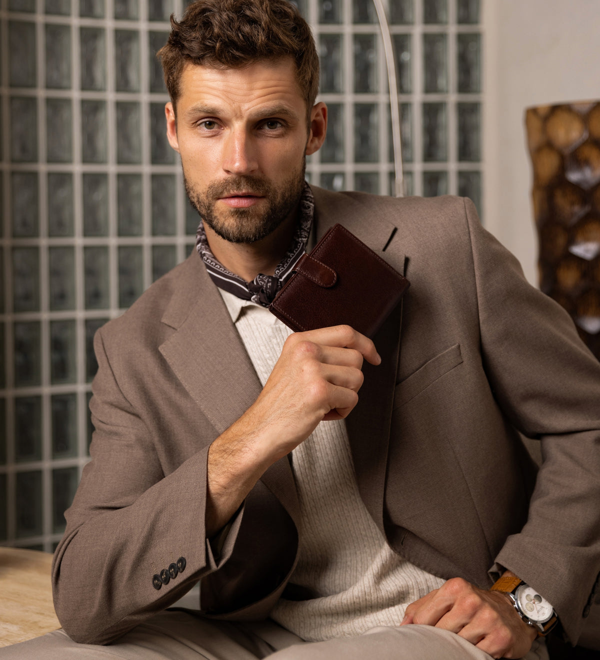Portefeuille à deux volets en cuir avec fermeture à pression Ironweed