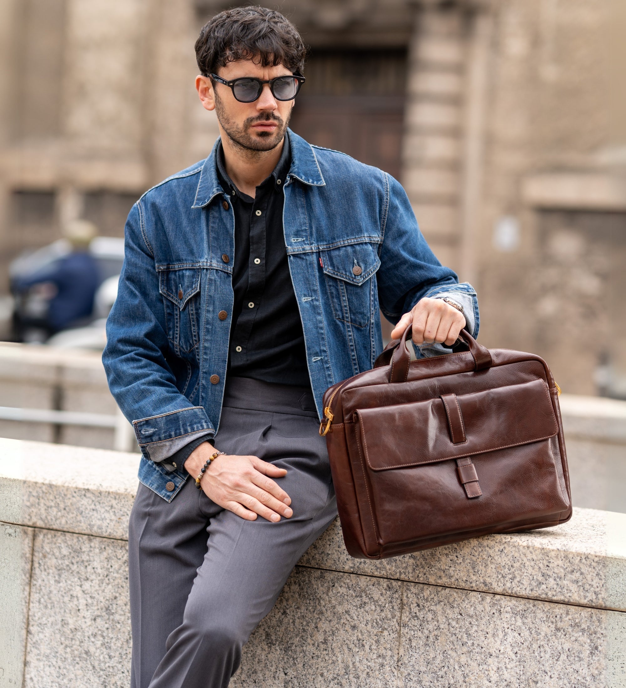 Grande sacoche pour ordinateur portable en cuir The Chateau