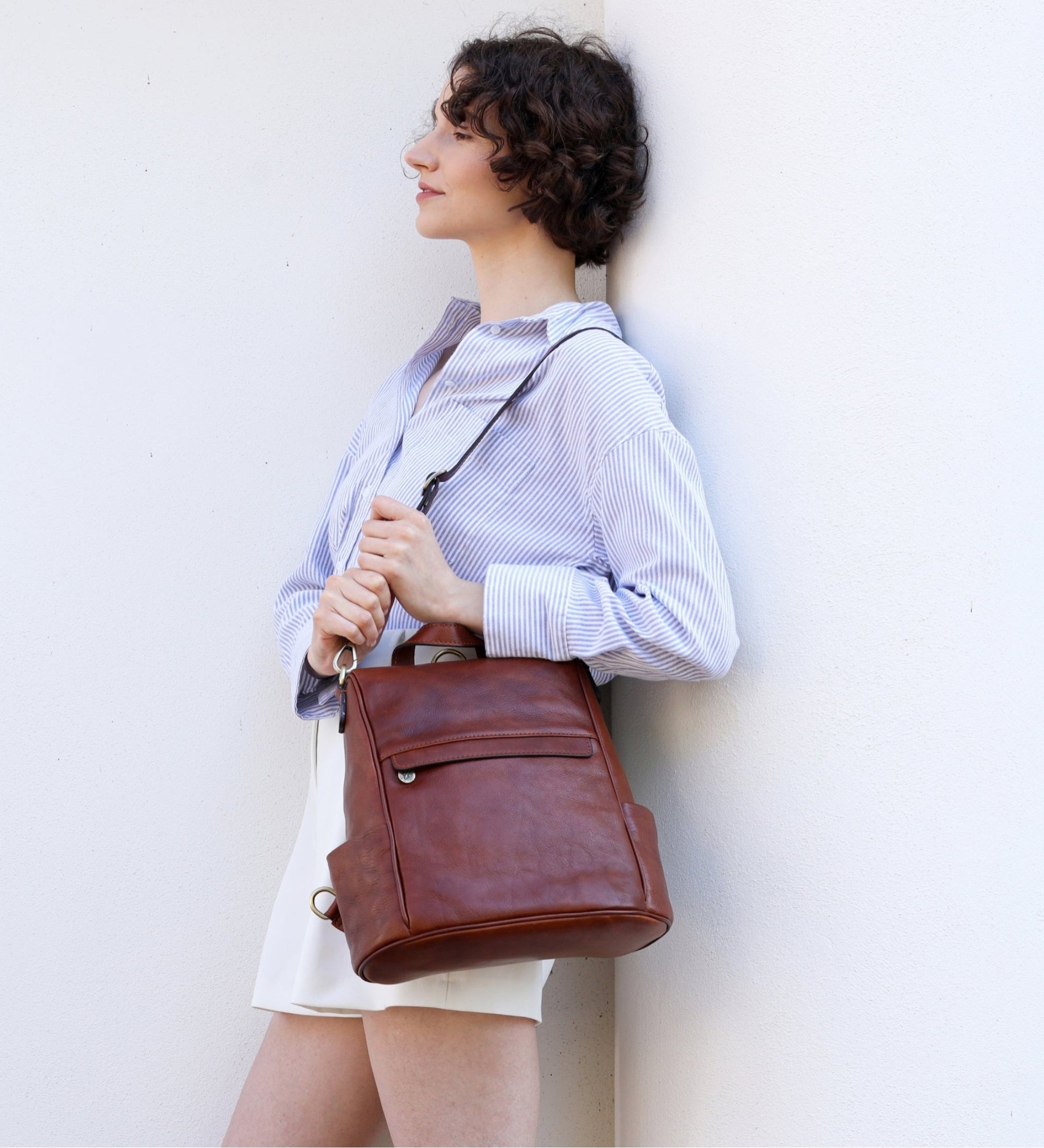 Sac à dos convertible en sac à l’épaule en cuir marron cognac pour femme The Waves