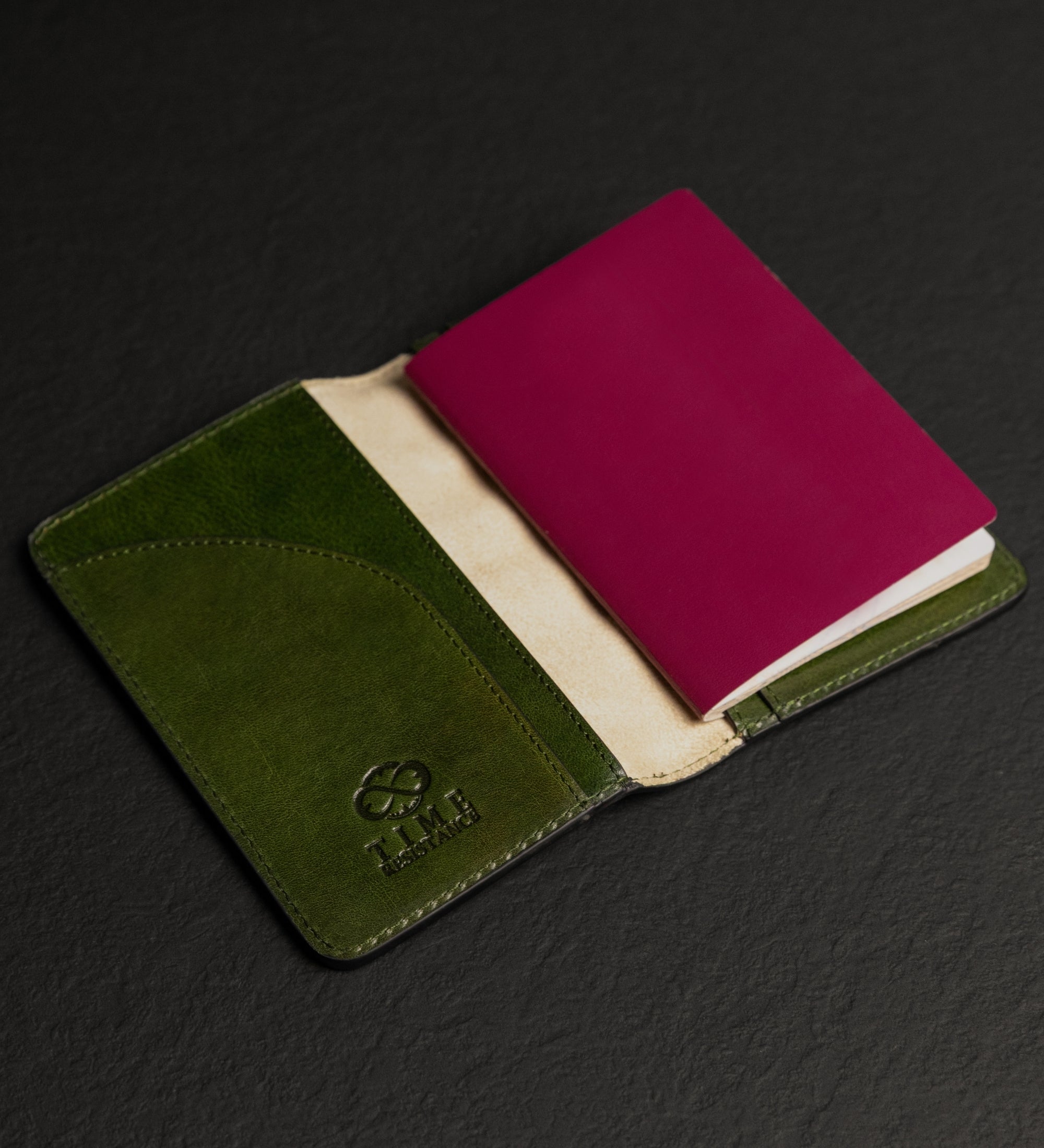 Petit porte-passeport en cuir Gulliver's Travels