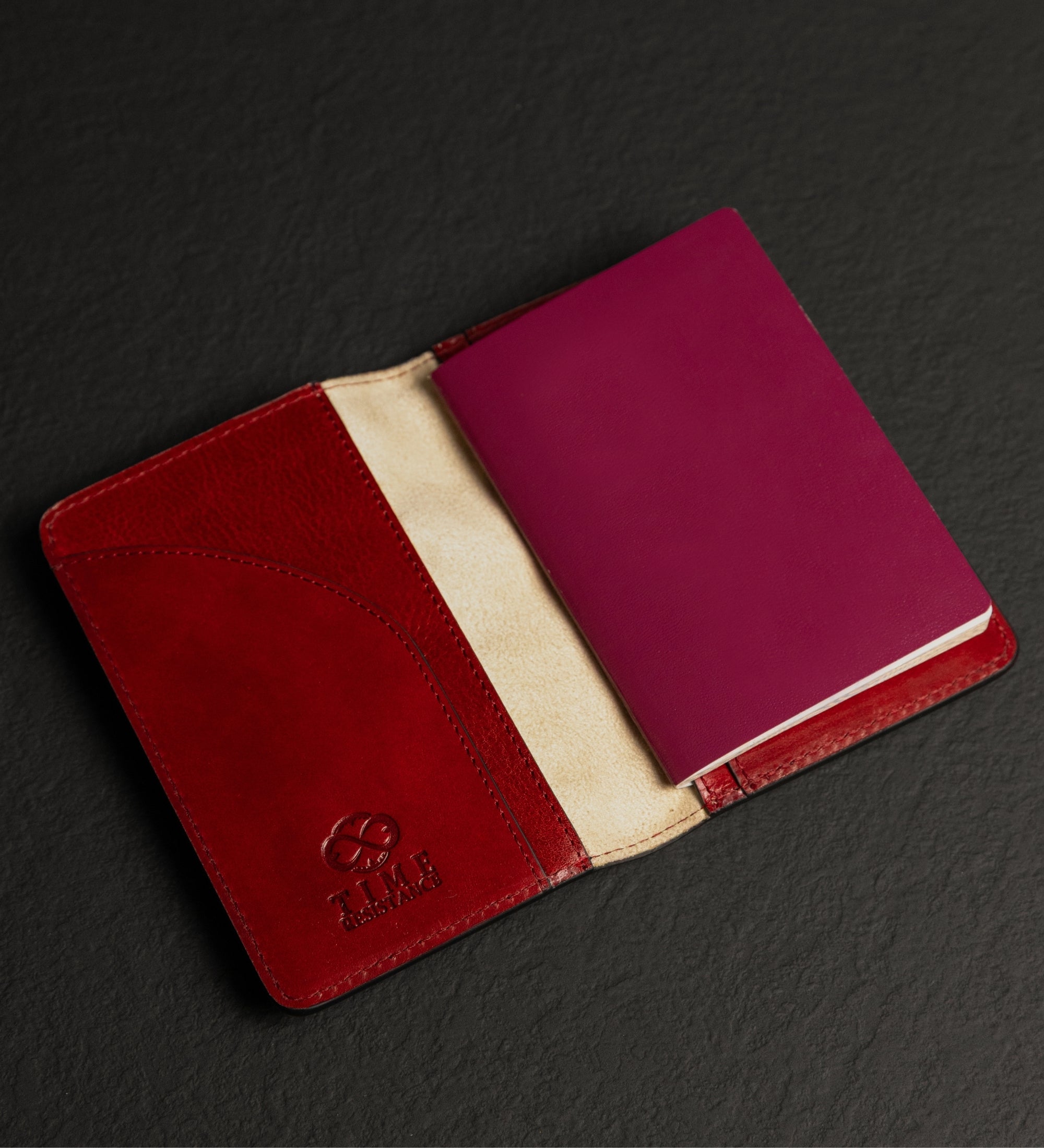 Petit porte-passeport en cuir pour femme Gulliver's Travels