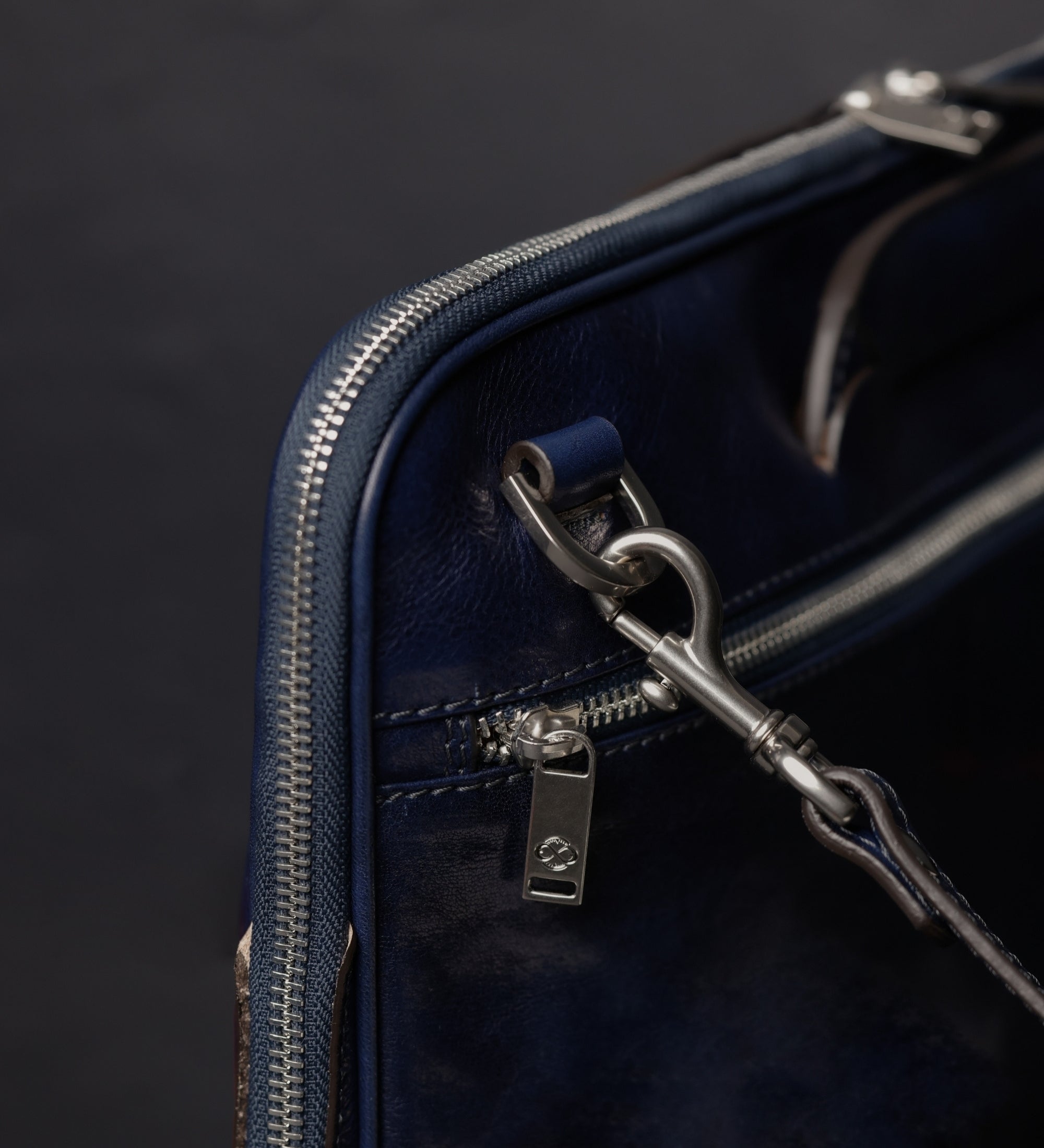 Sacoche pour ordinateur portable en cuir Brave New World