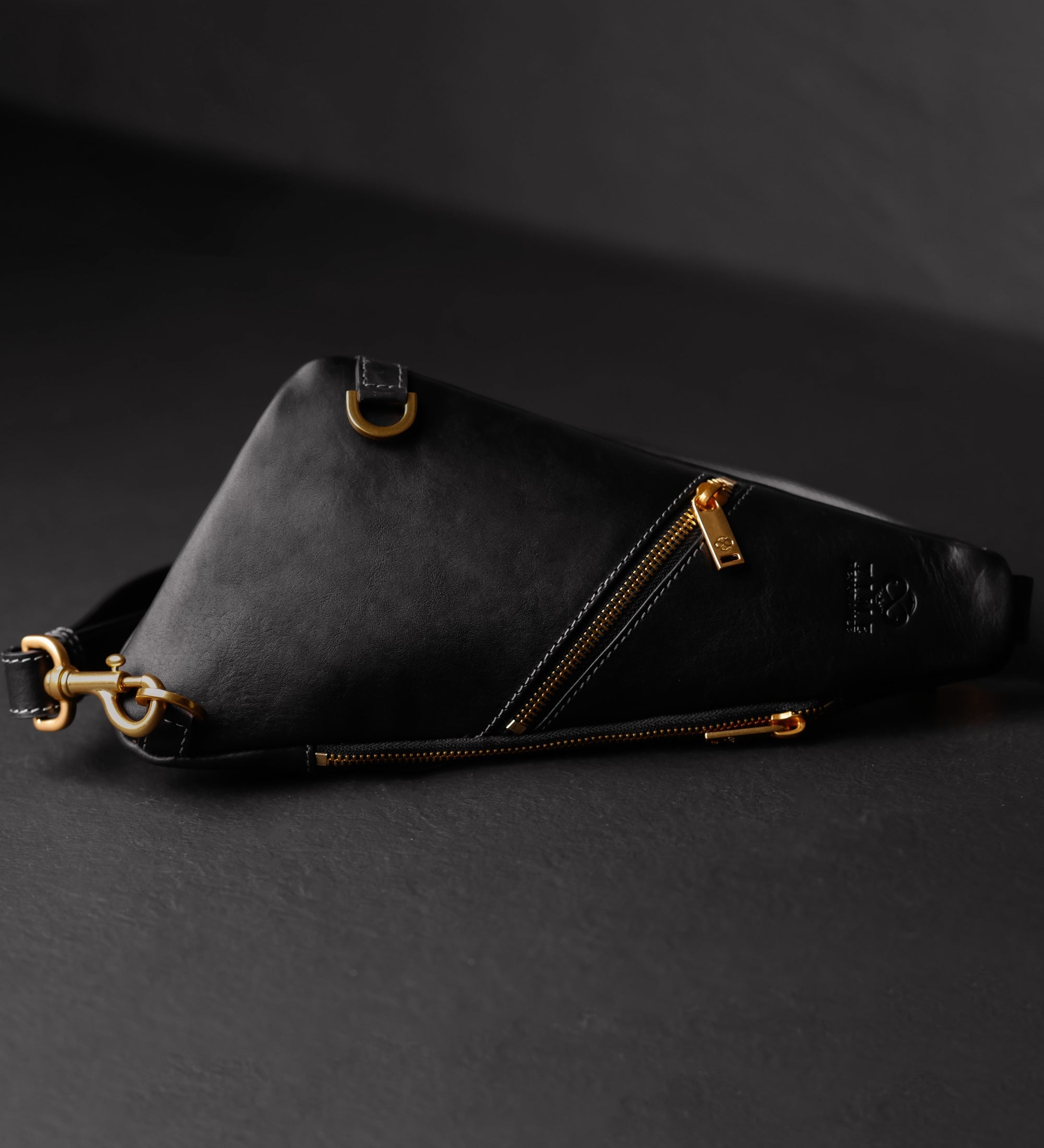 Sac de poitrine en cuir Tales of the City