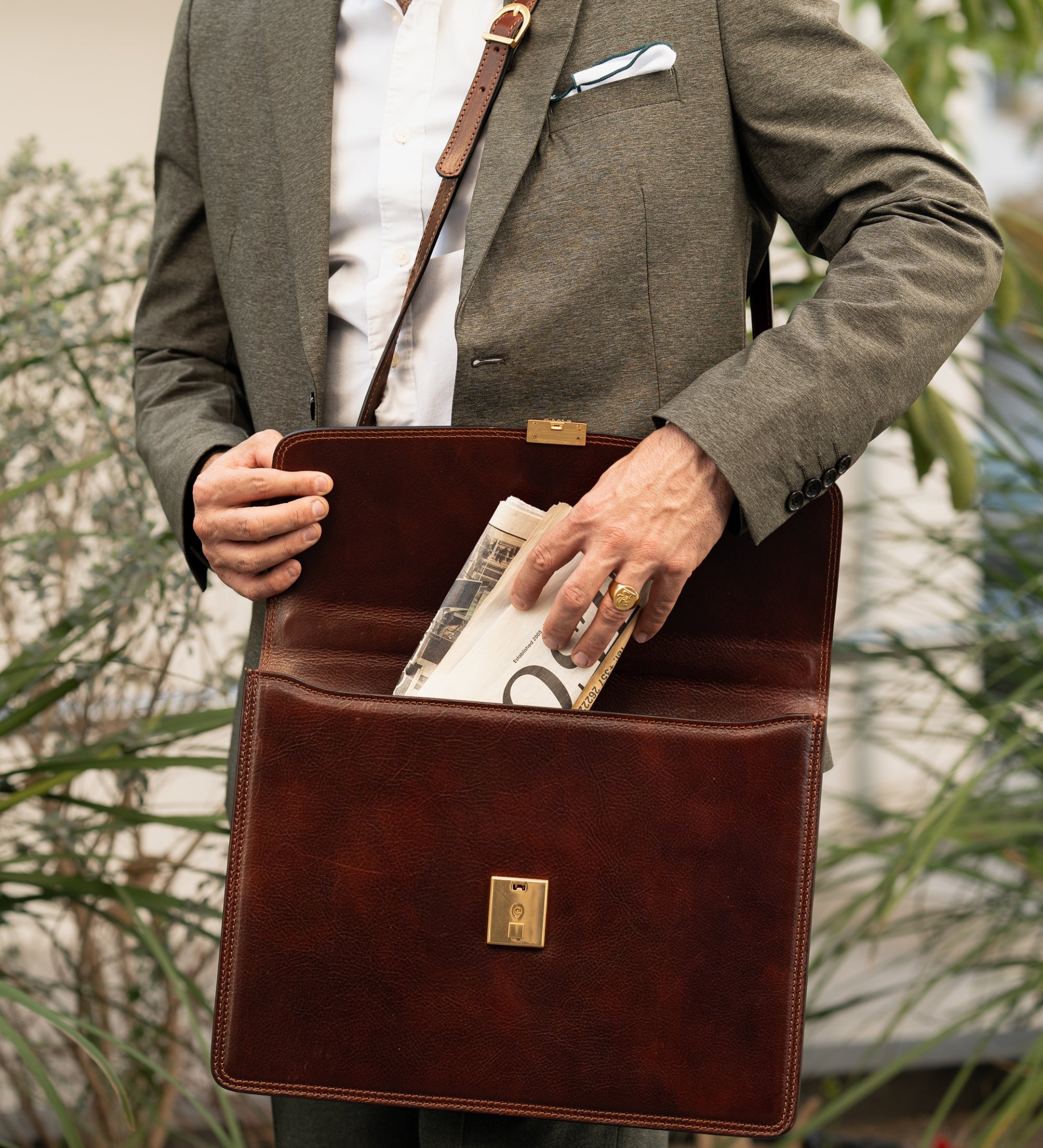 Serviette en cuir The Sound of the Mountain