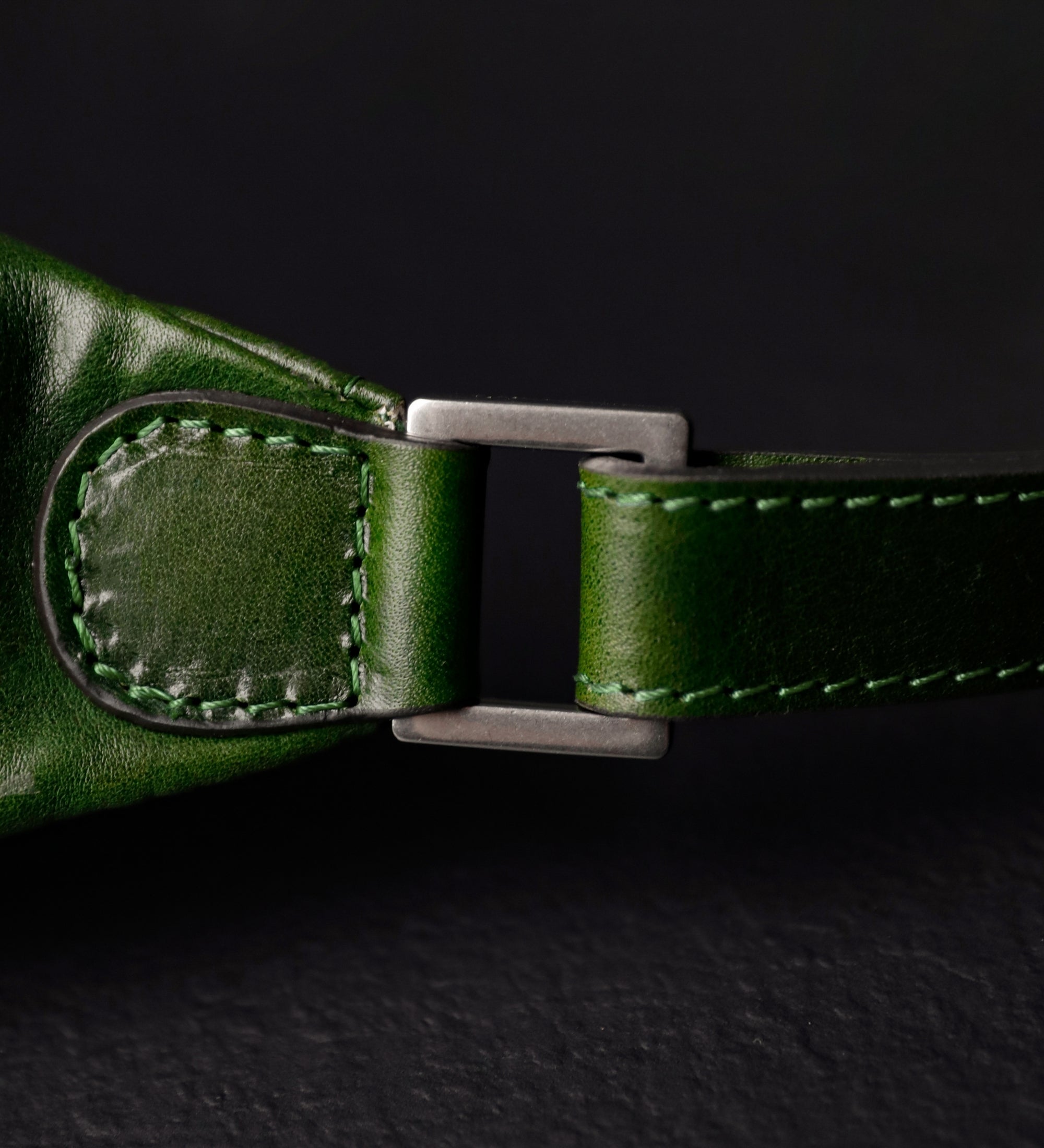 Sac banane à bandoulière en cuir Independent People