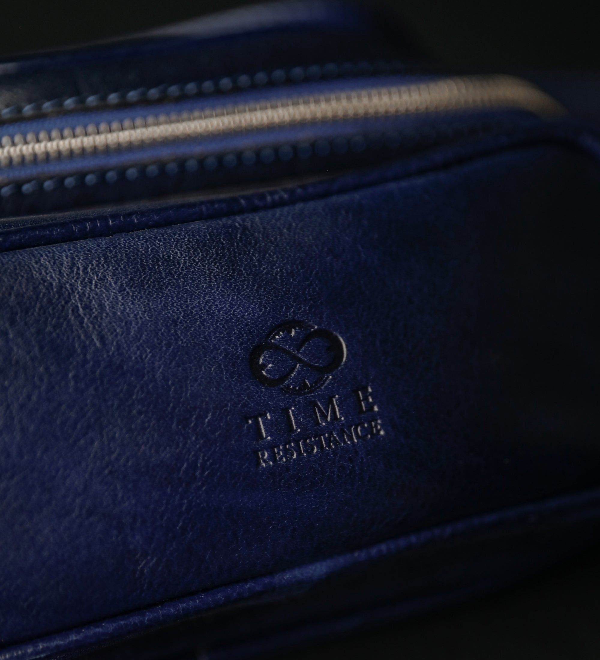 Sac banane à bandoulière en cuir Independent People
