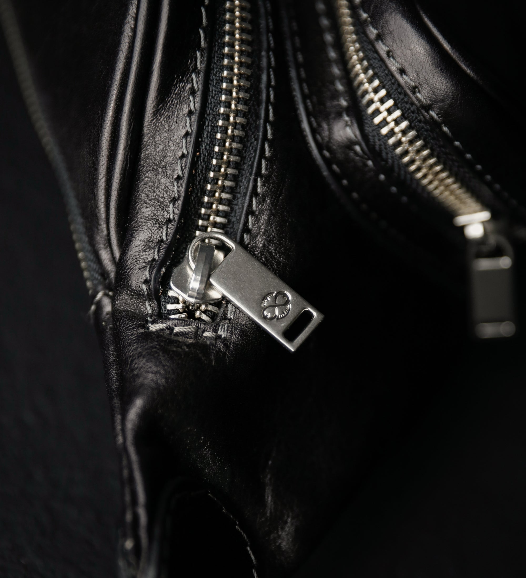Sac banane à bandoulière en cuir pour femme Independent People