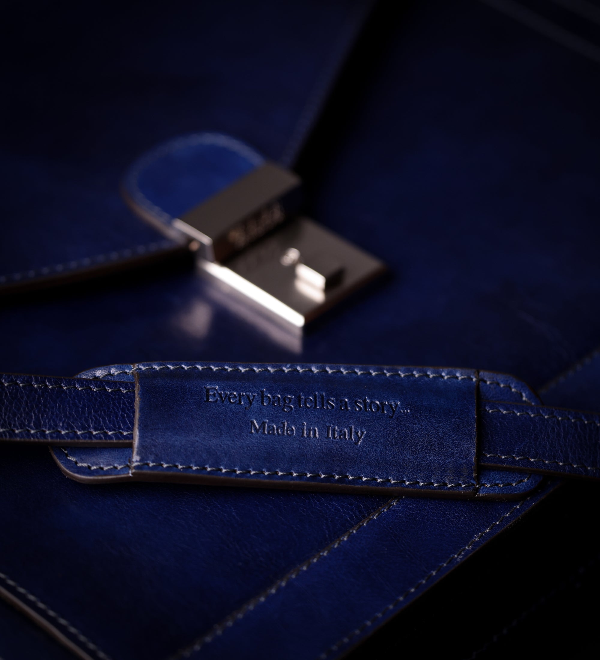 Mallette en cuir au design classique The Magus