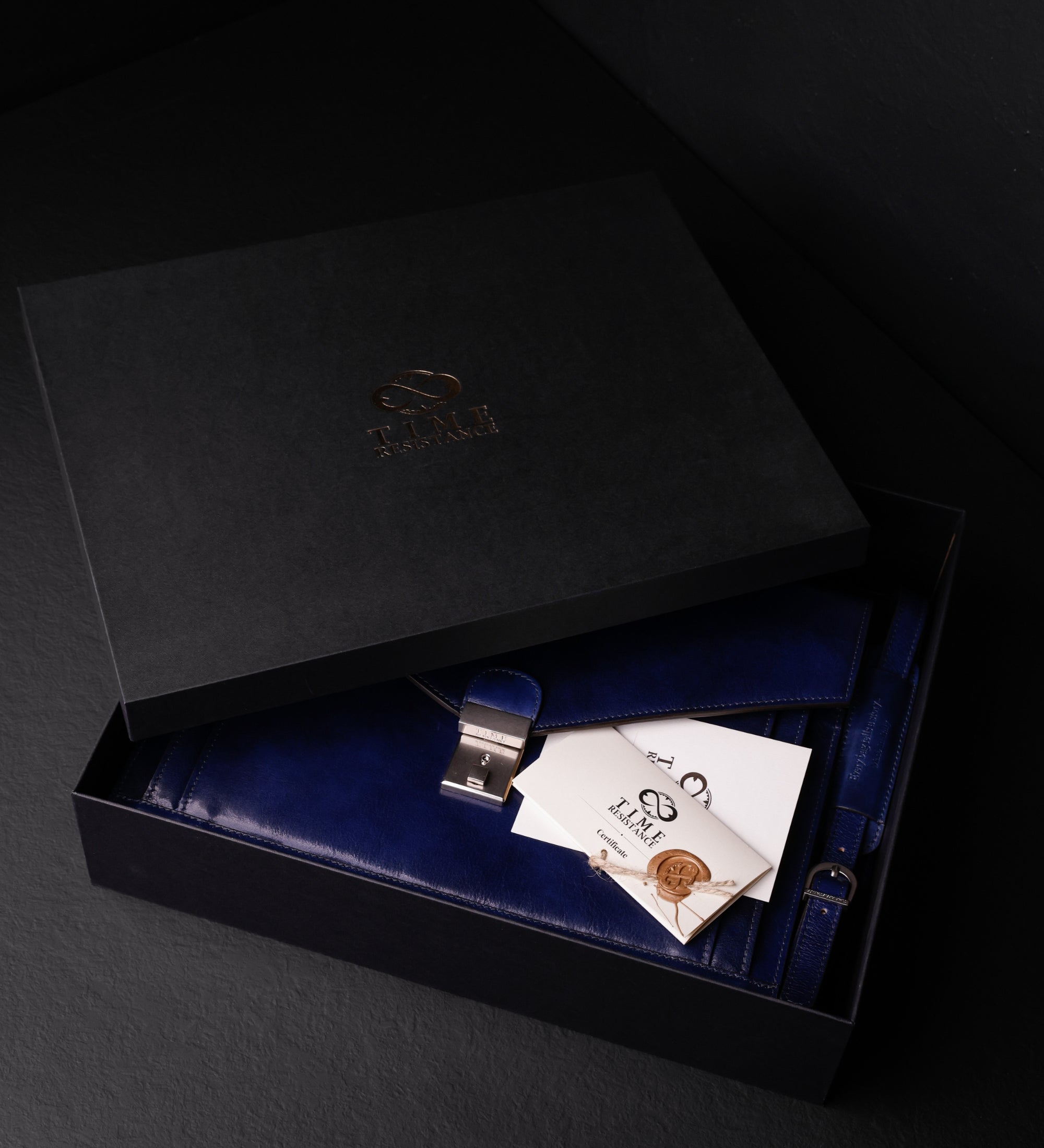 Mallette en cuir au design classique The Magus