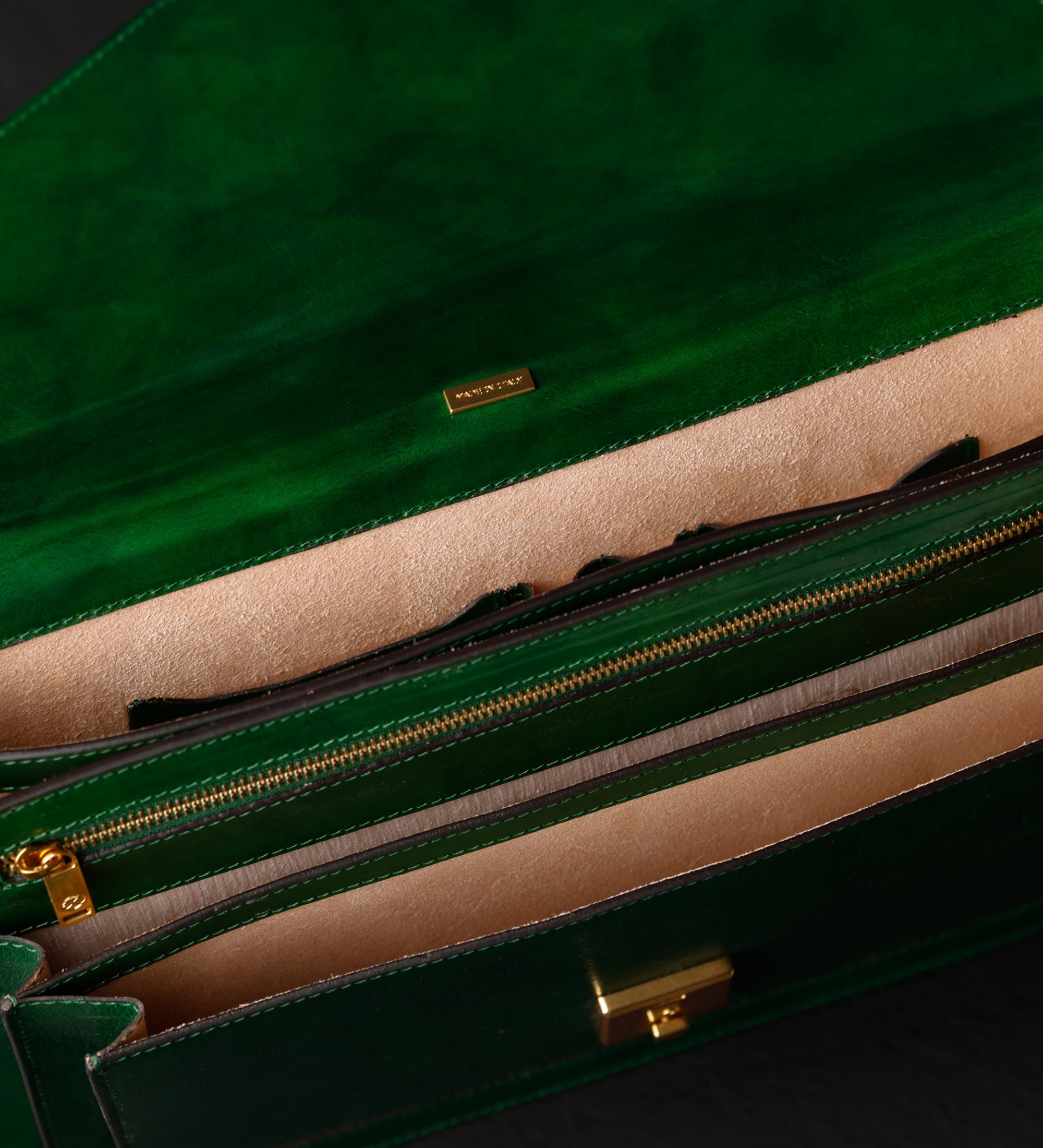 Mallette en cuir au design classique The Magus