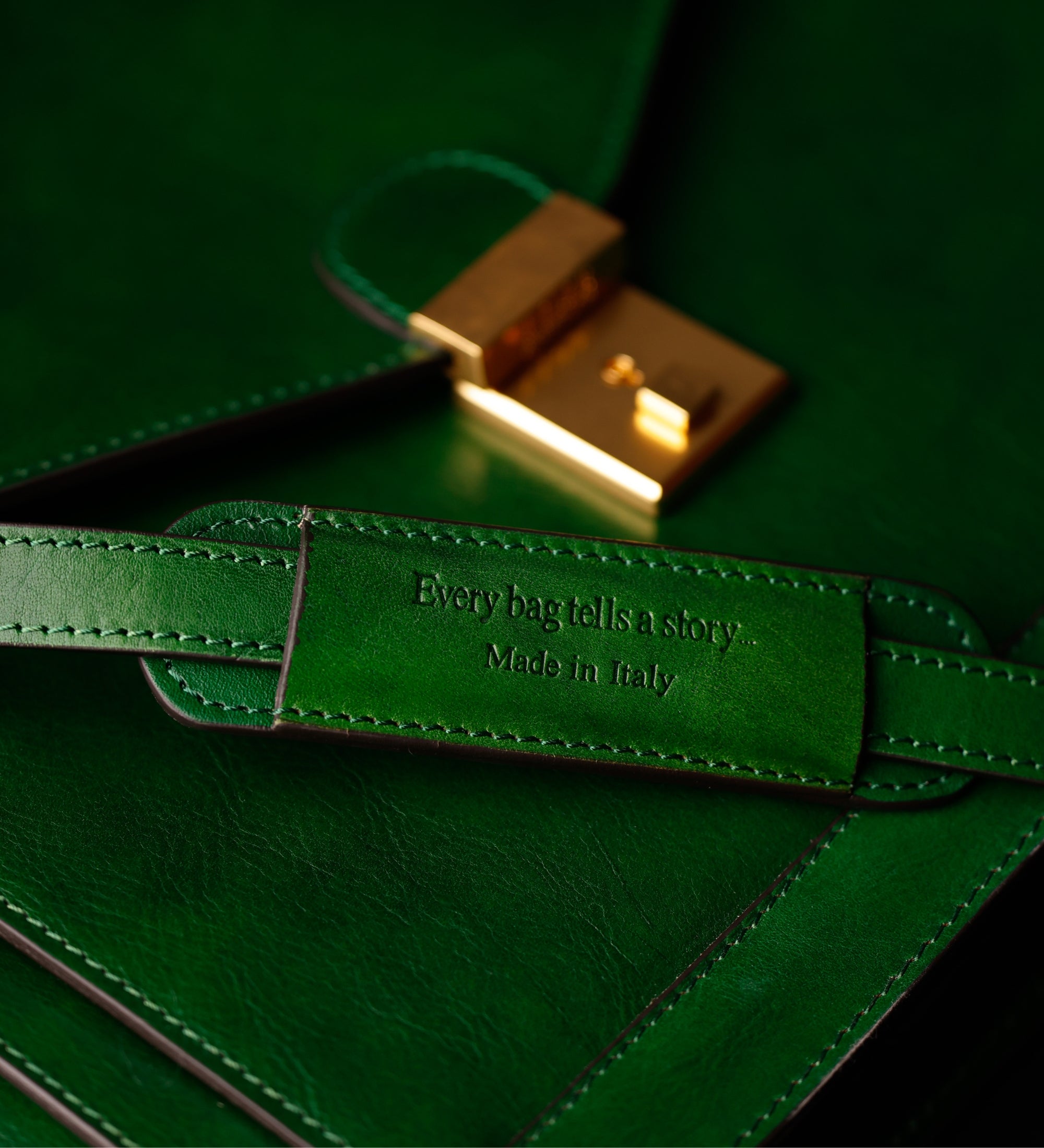 Mallette en cuir au design classique The Magus