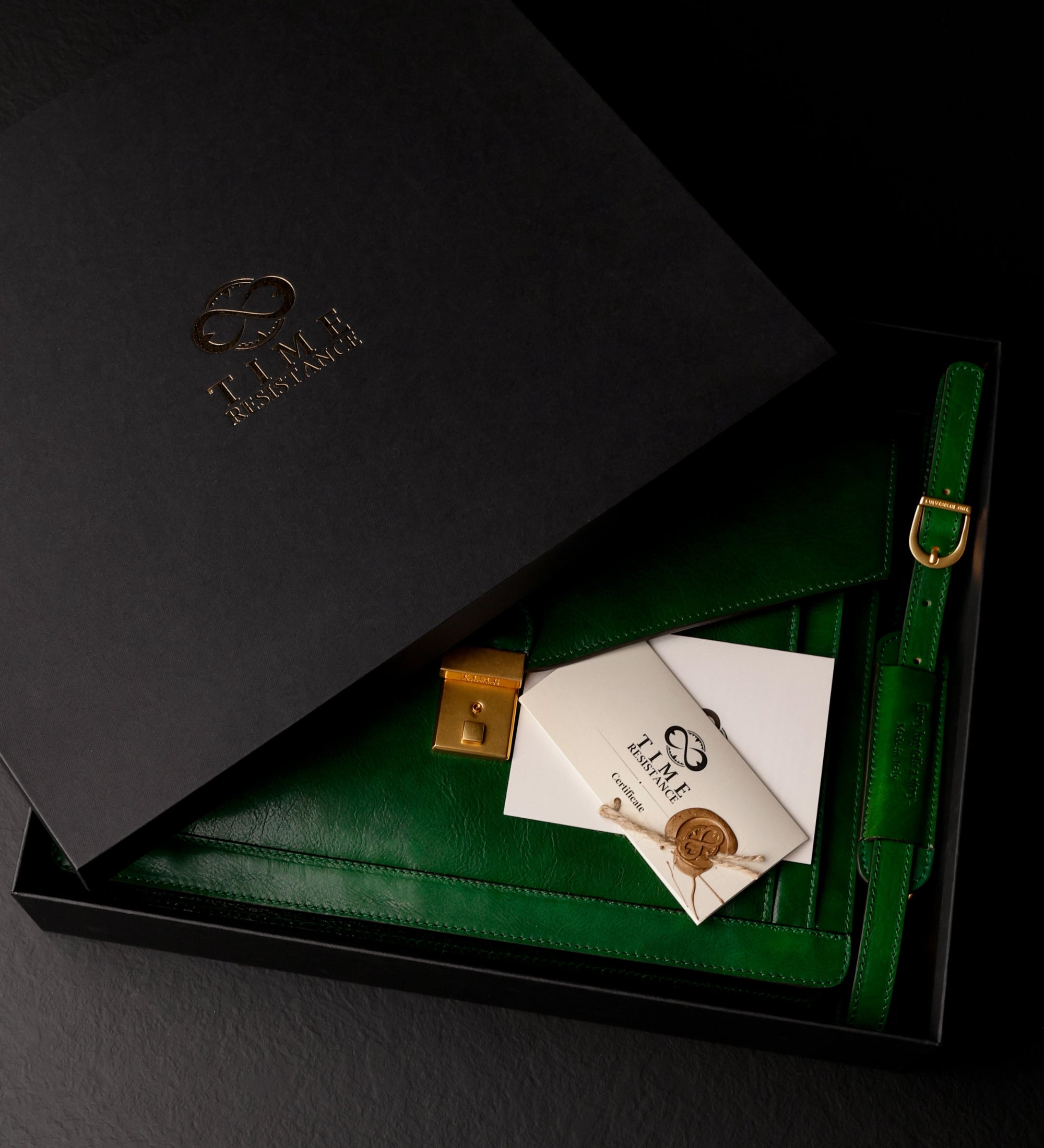 Mallette en cuir au design classique The Magus