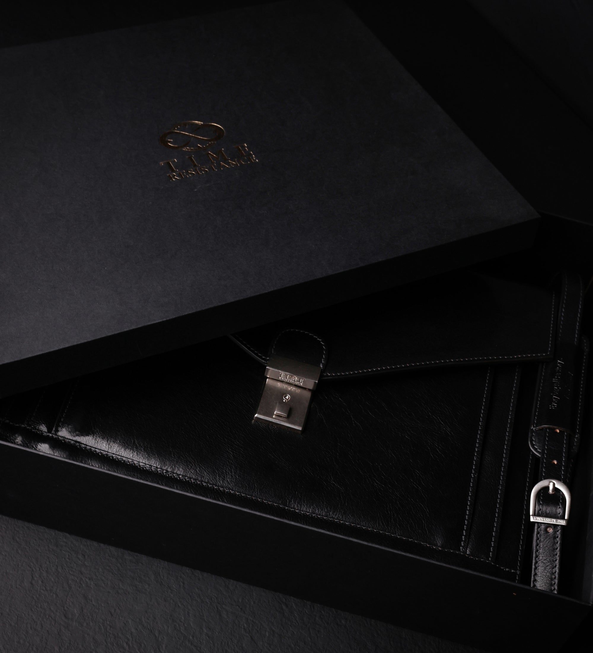 Mallette en cuir au design classique The Magus