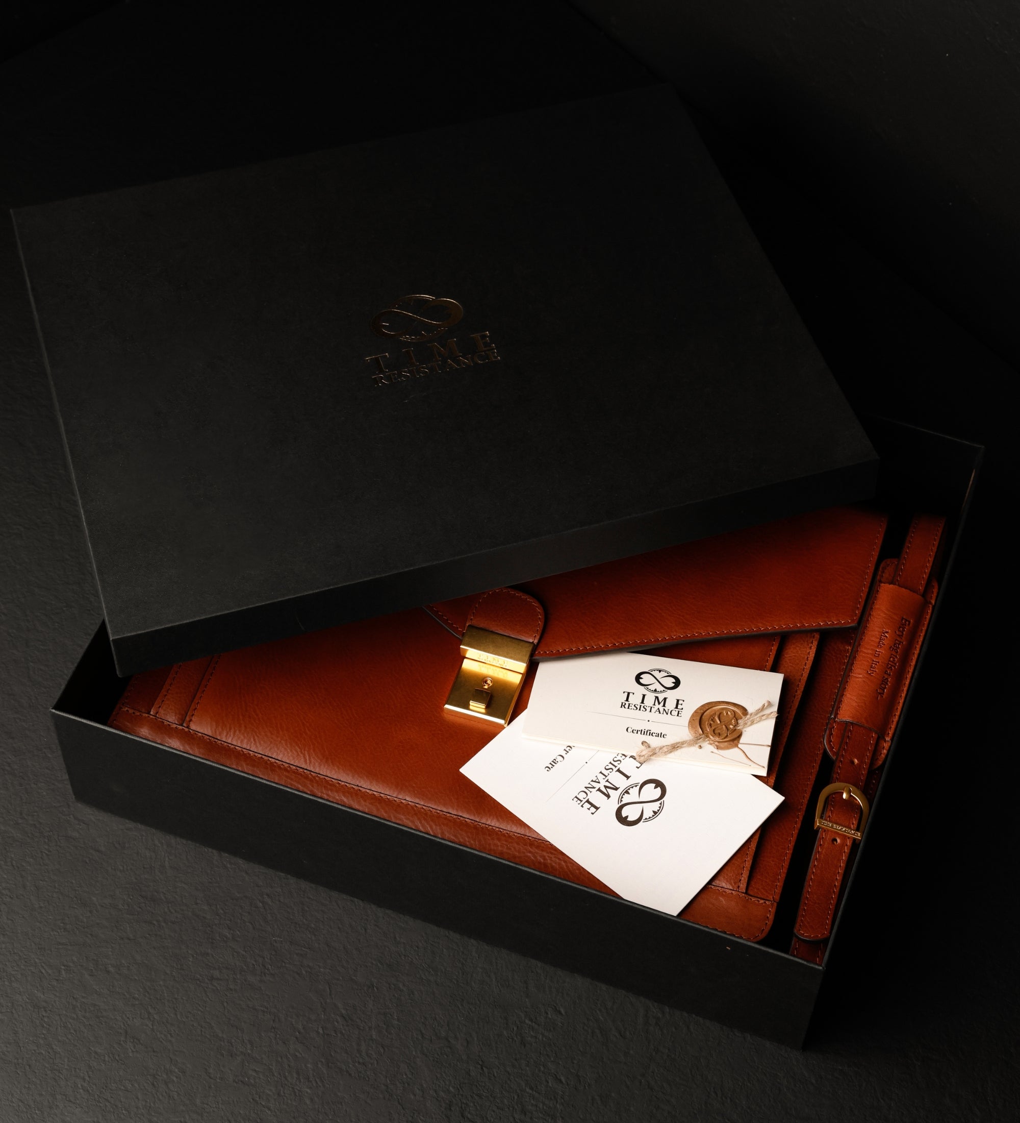 Mallette en cuir au design classique The Magus