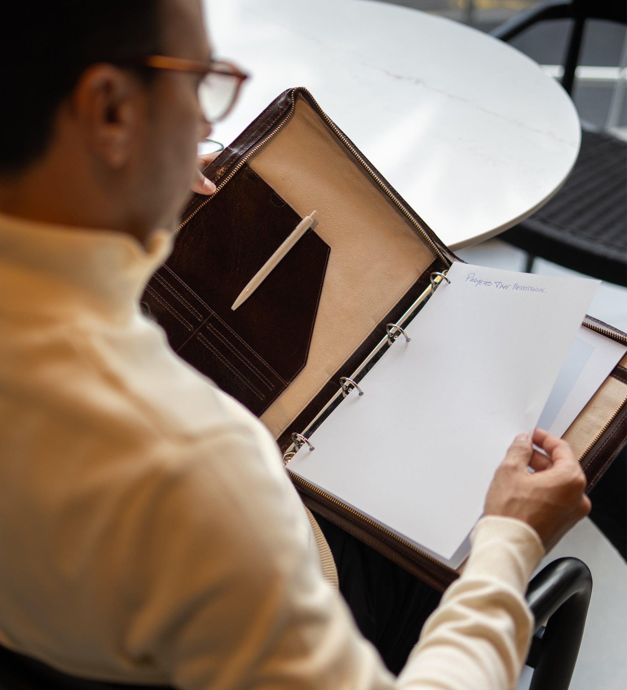 Porte-documents en cuir avec classeur Joy in the Morning