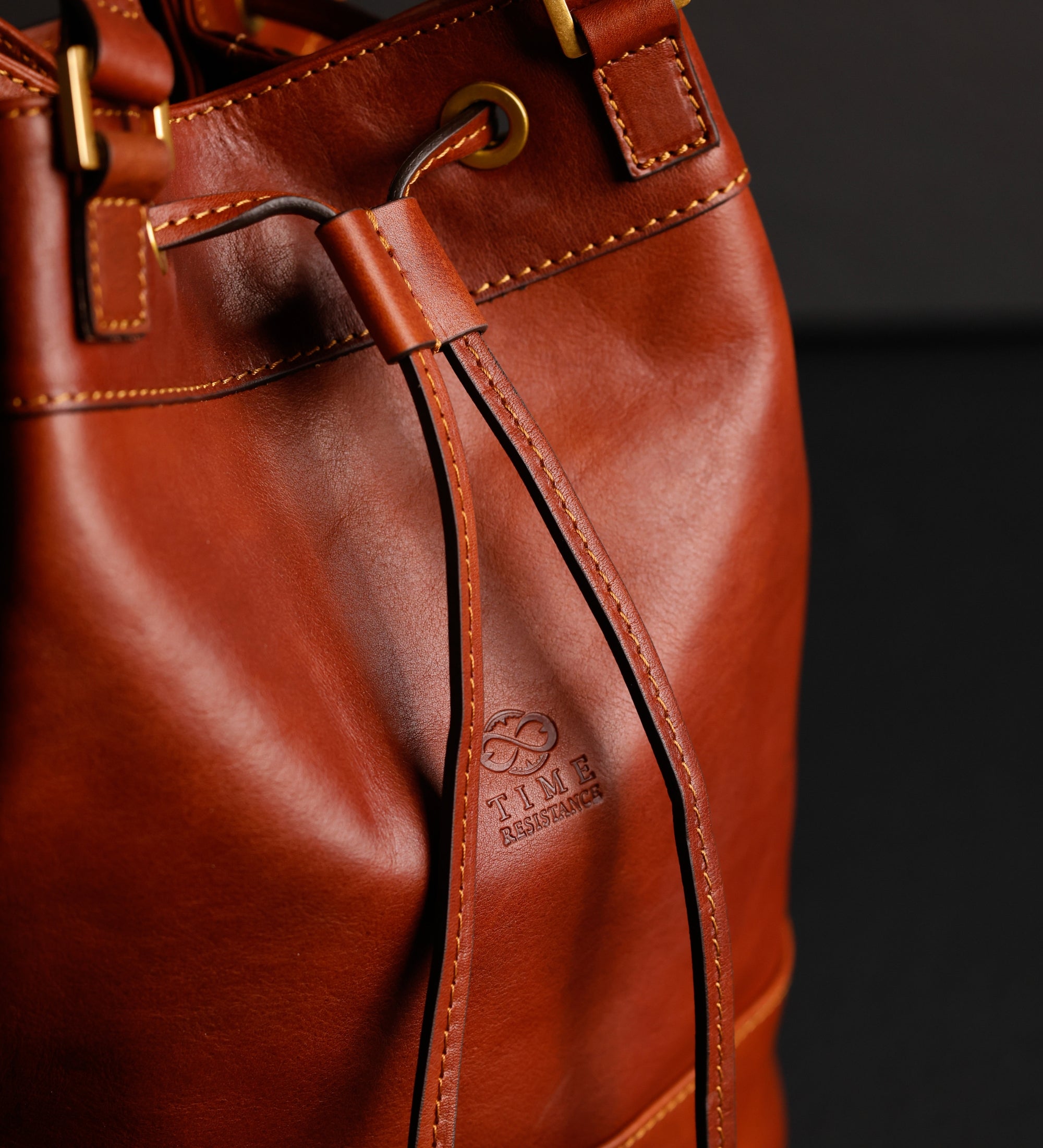 Sac seau en cuir pour femme Light In August