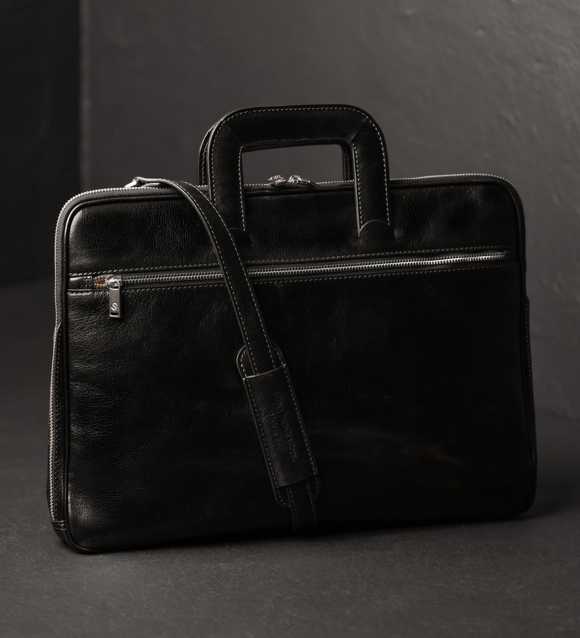 Sacoche pour ordinateur portable en cuir pour femme Brave New World