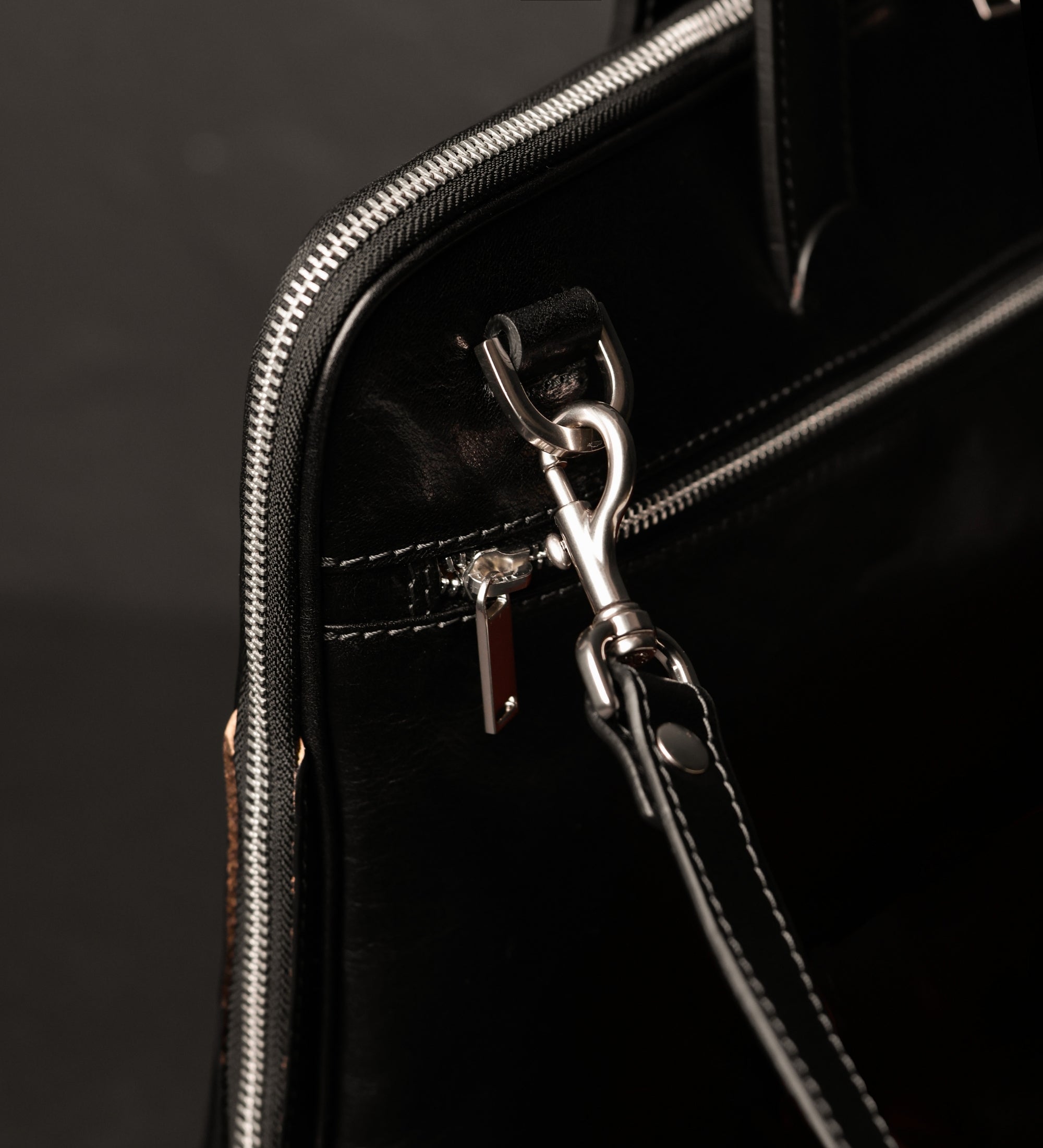Sacoche pour ordinateur portable en cuir Brave New World