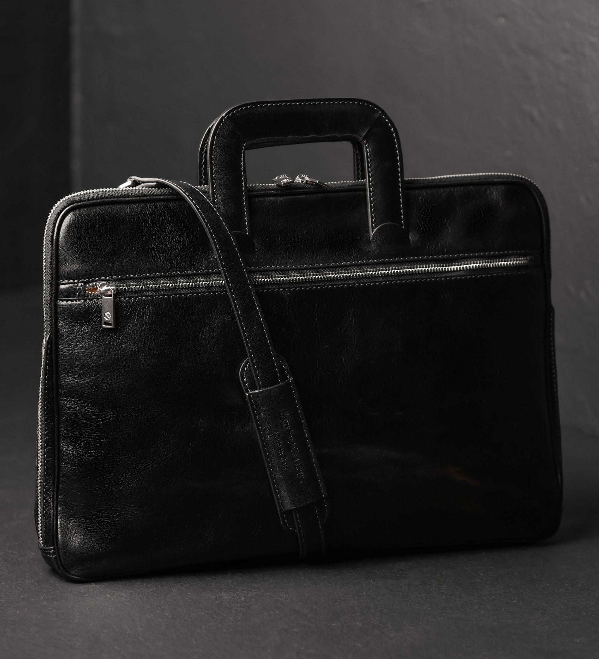 Sacoche pour ordinateur portable en cuir pour femme Brave New World