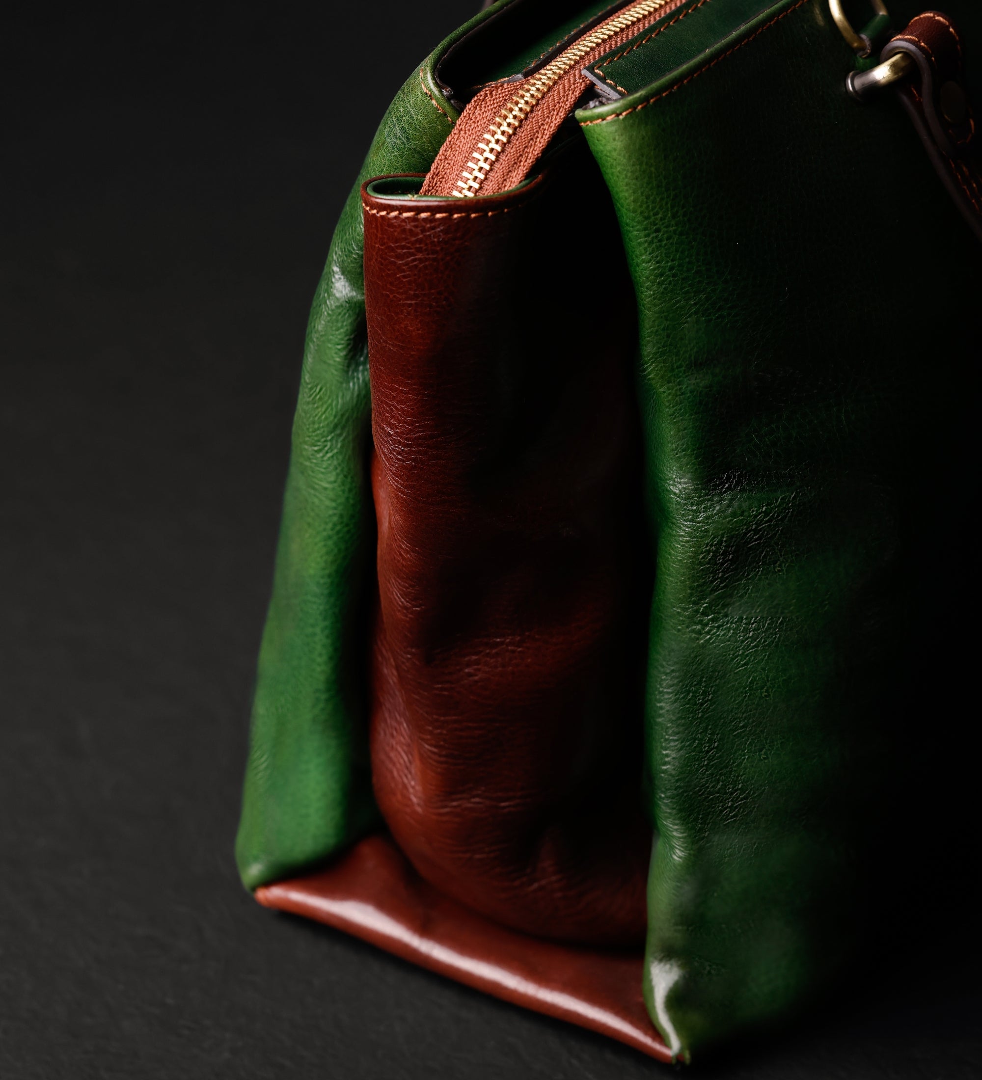 Sac cabas à l’épaule en cuir pour femme The Scarlet Letter