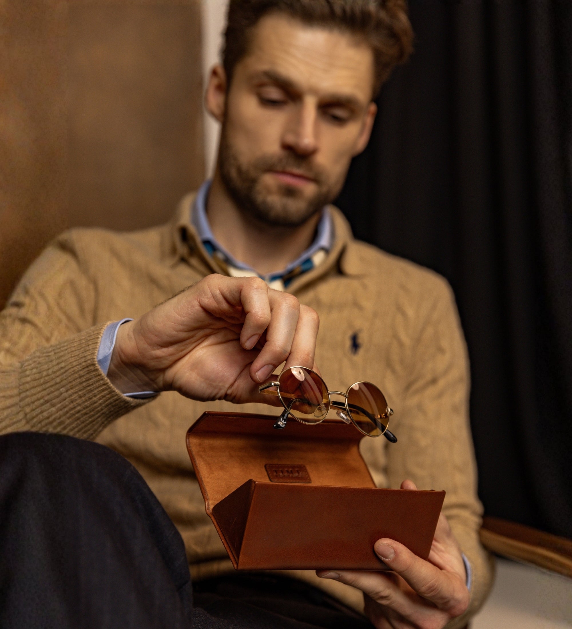 Étui à lunettes pliable en cuir The Riddle of the Sands