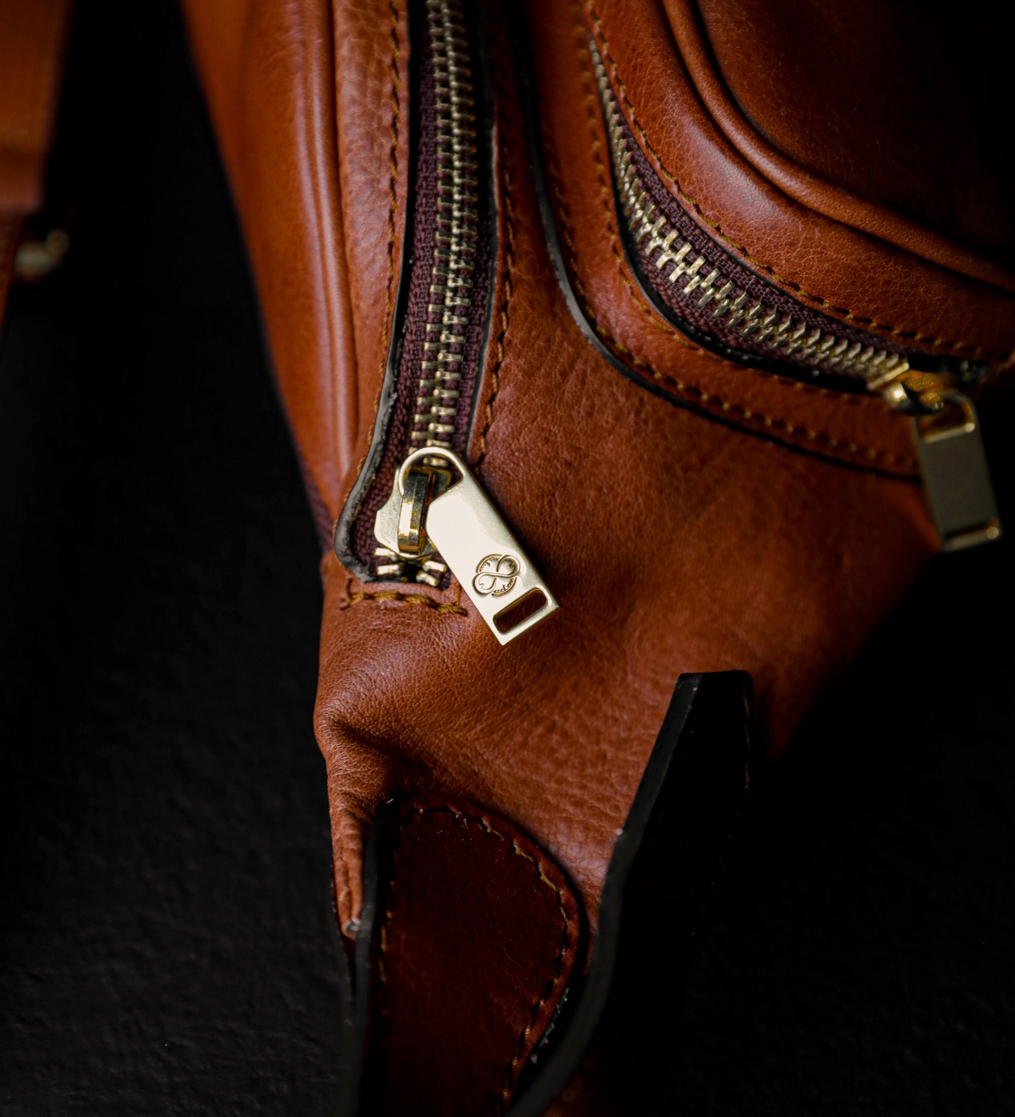 Sac banane à bandoulière en cuir pour femme Independent People