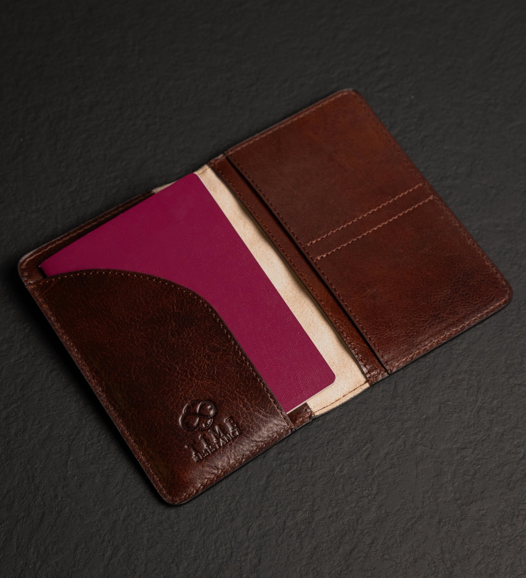 Petit porte-passeport en cuir pour femme Gulliver's Travels