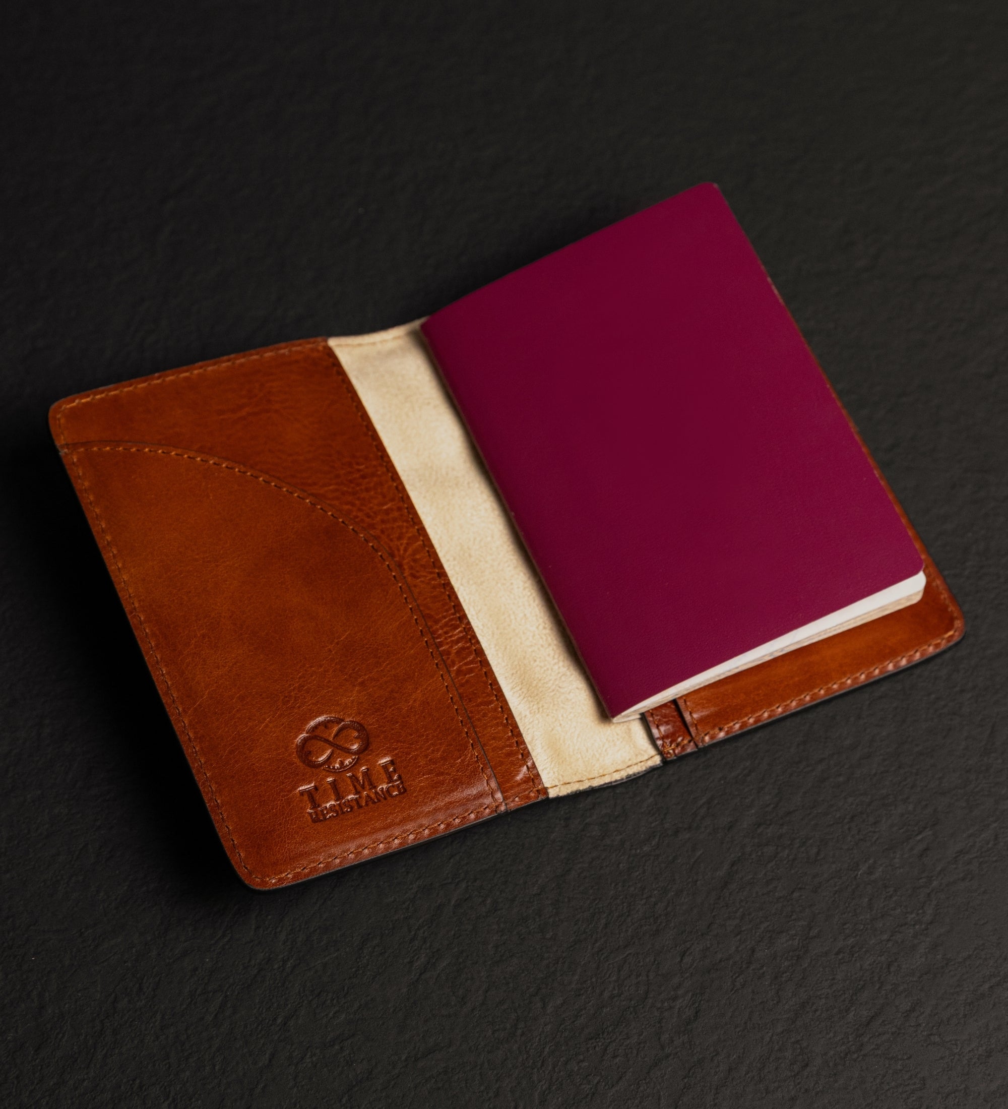 Petit porte-passeport en cuir pour femme Gulliver's Travels