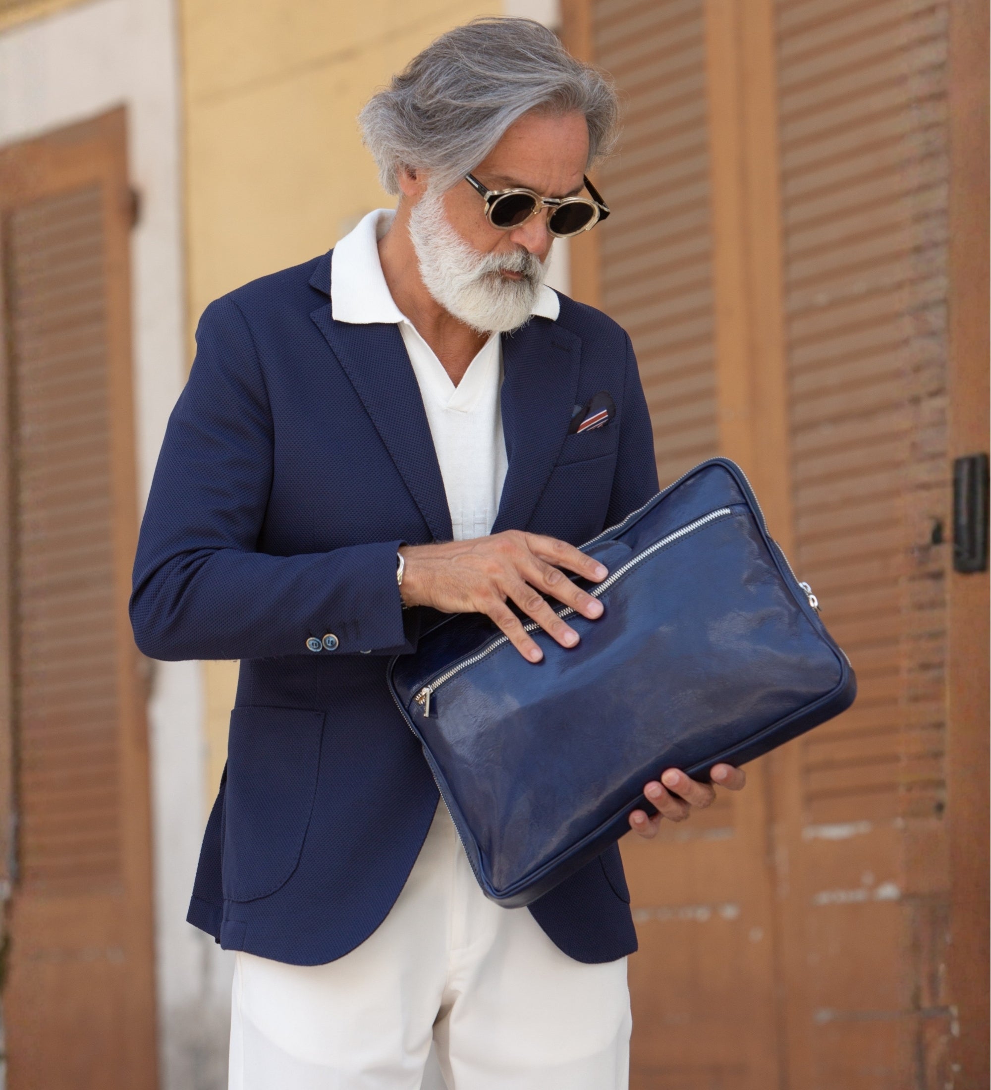 Sacoche pour ordinateur portable en cuir Brave New World