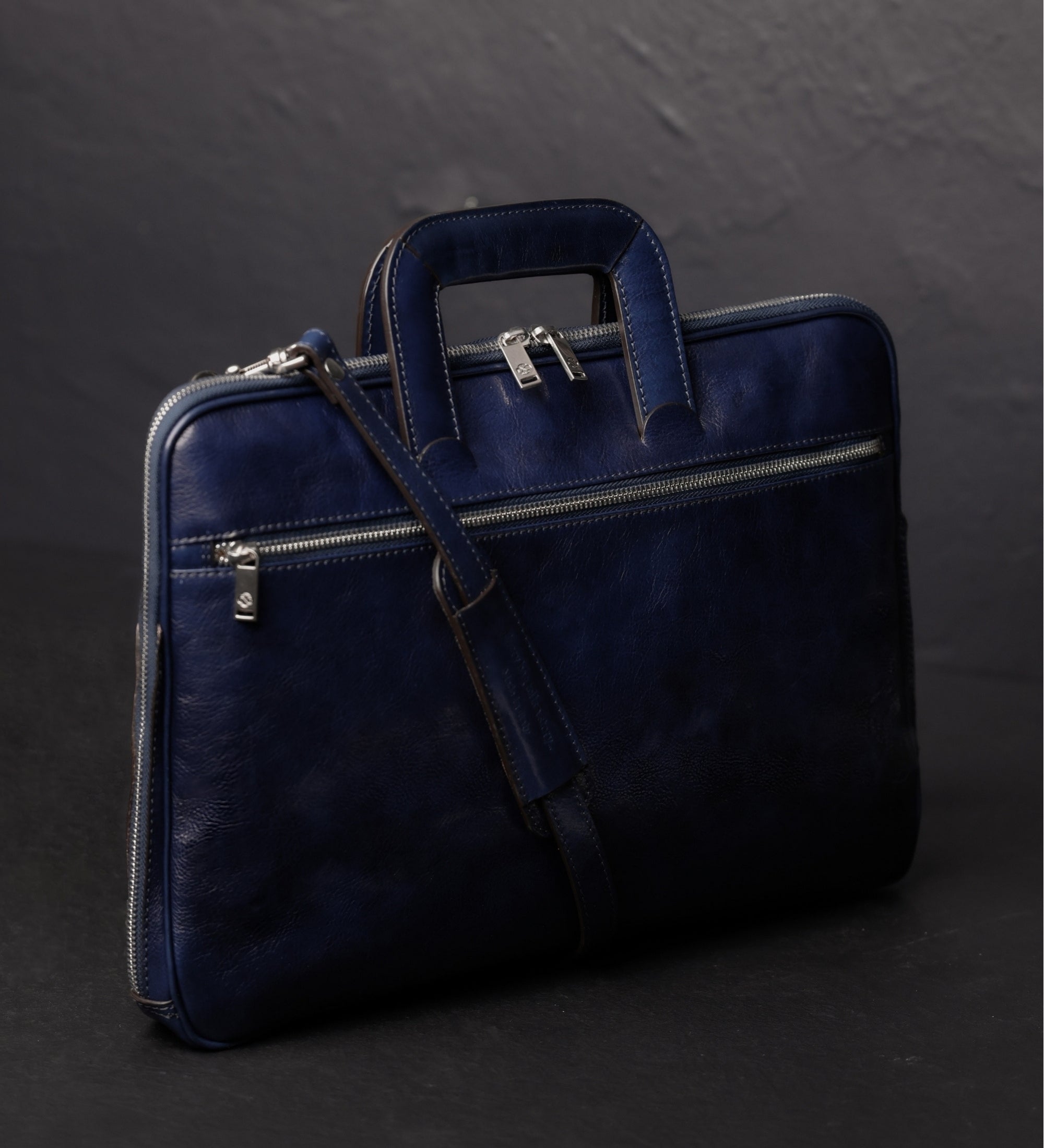 Sacoche pour ordinateur portable en cuir pour femme Brave New World