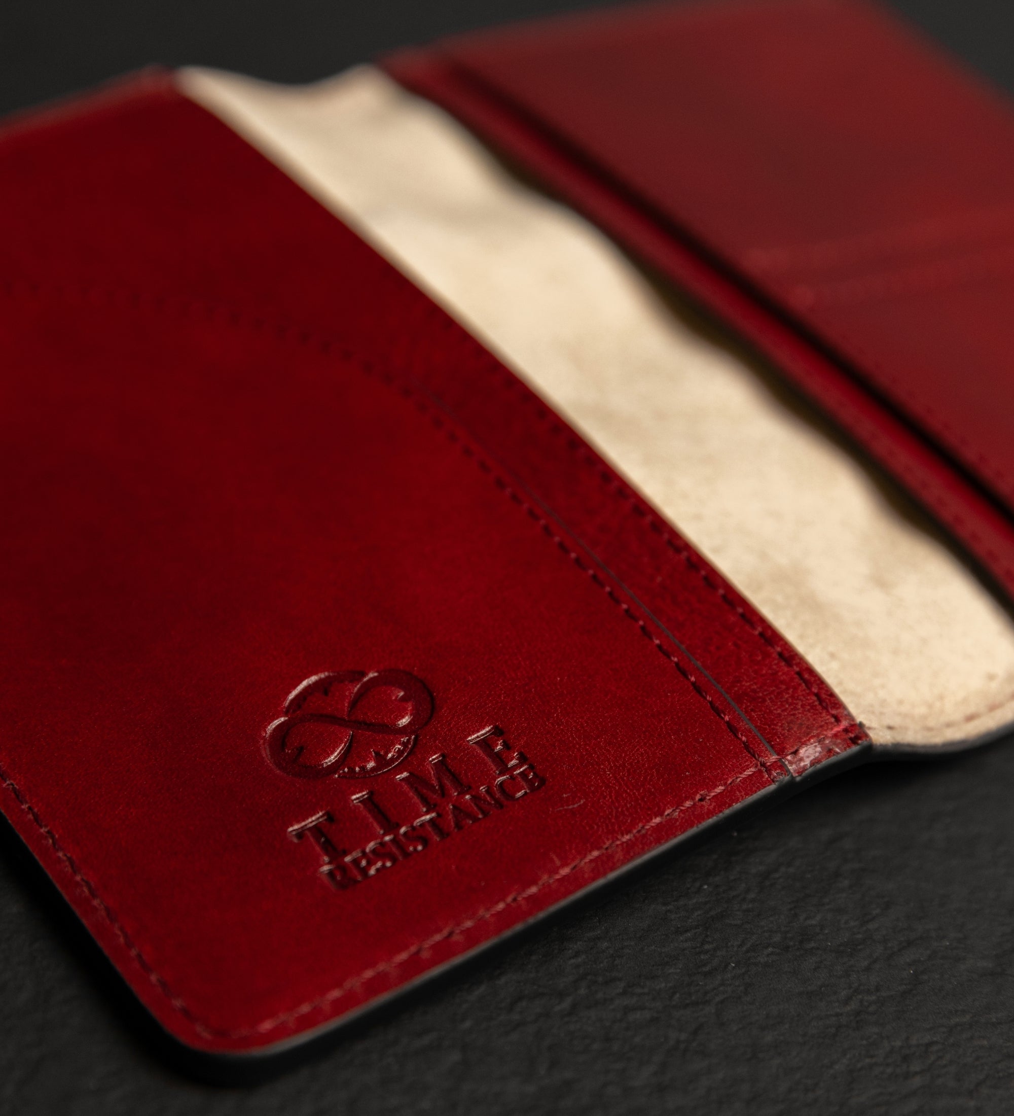 Petit porte-passeport en cuir pour femme Gulliver's Travels