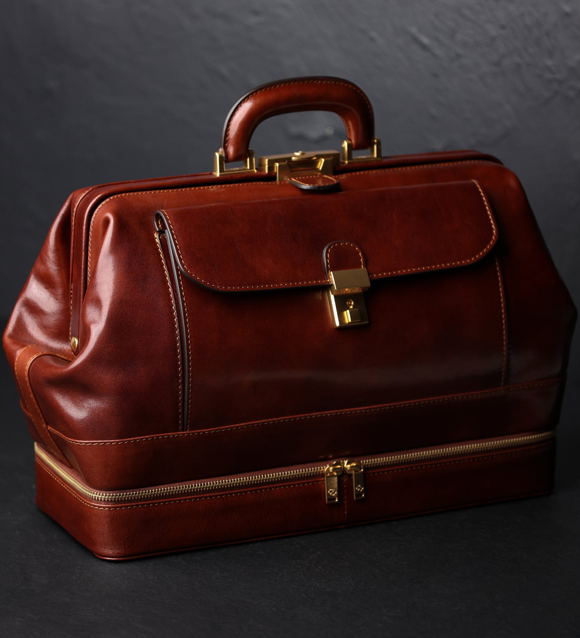 Grand sac de docteur en cuir italien pour femme The Master and Margarita