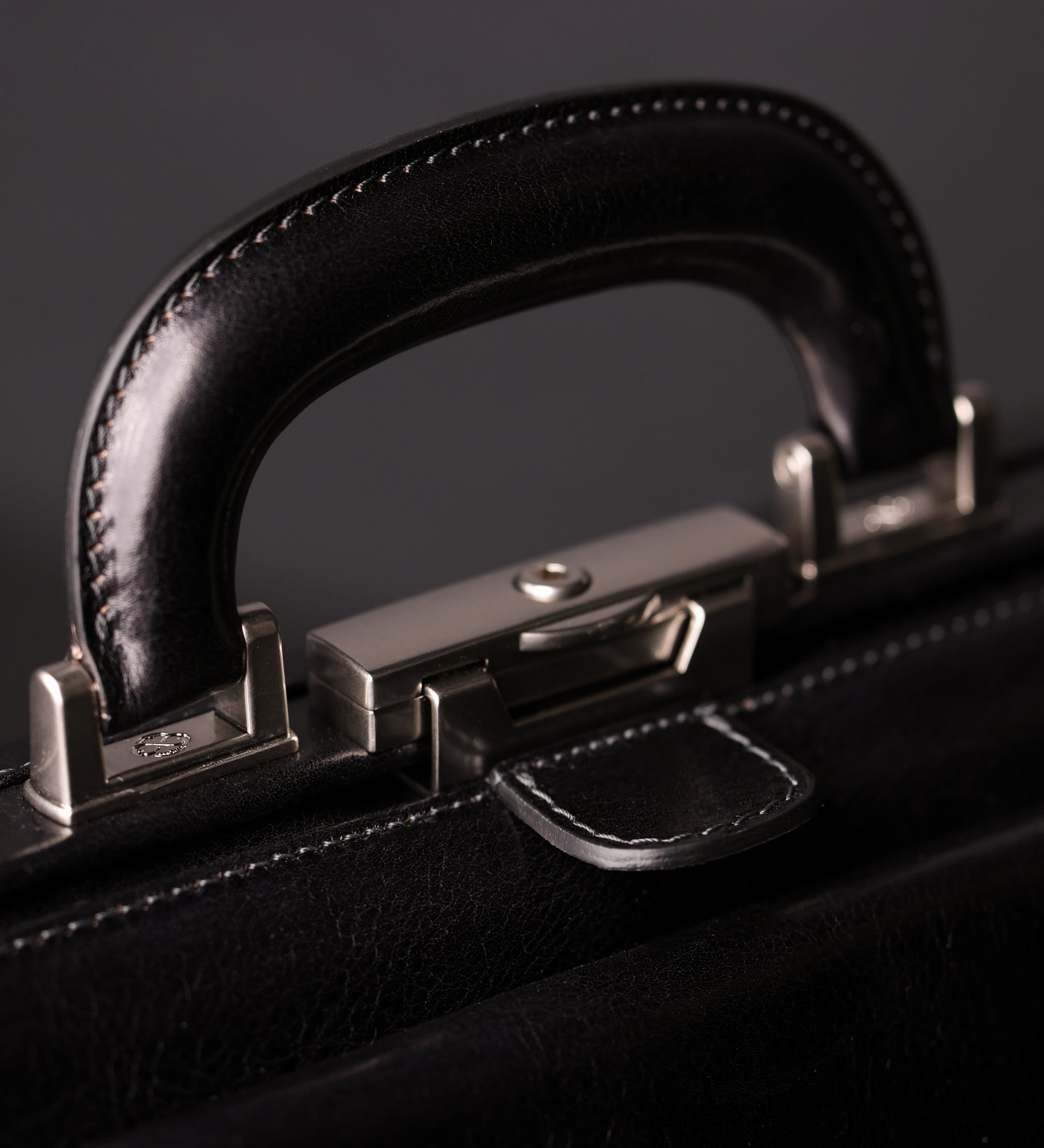 Grand sac de docteur en cuir italien pour femme The Master and Margarita