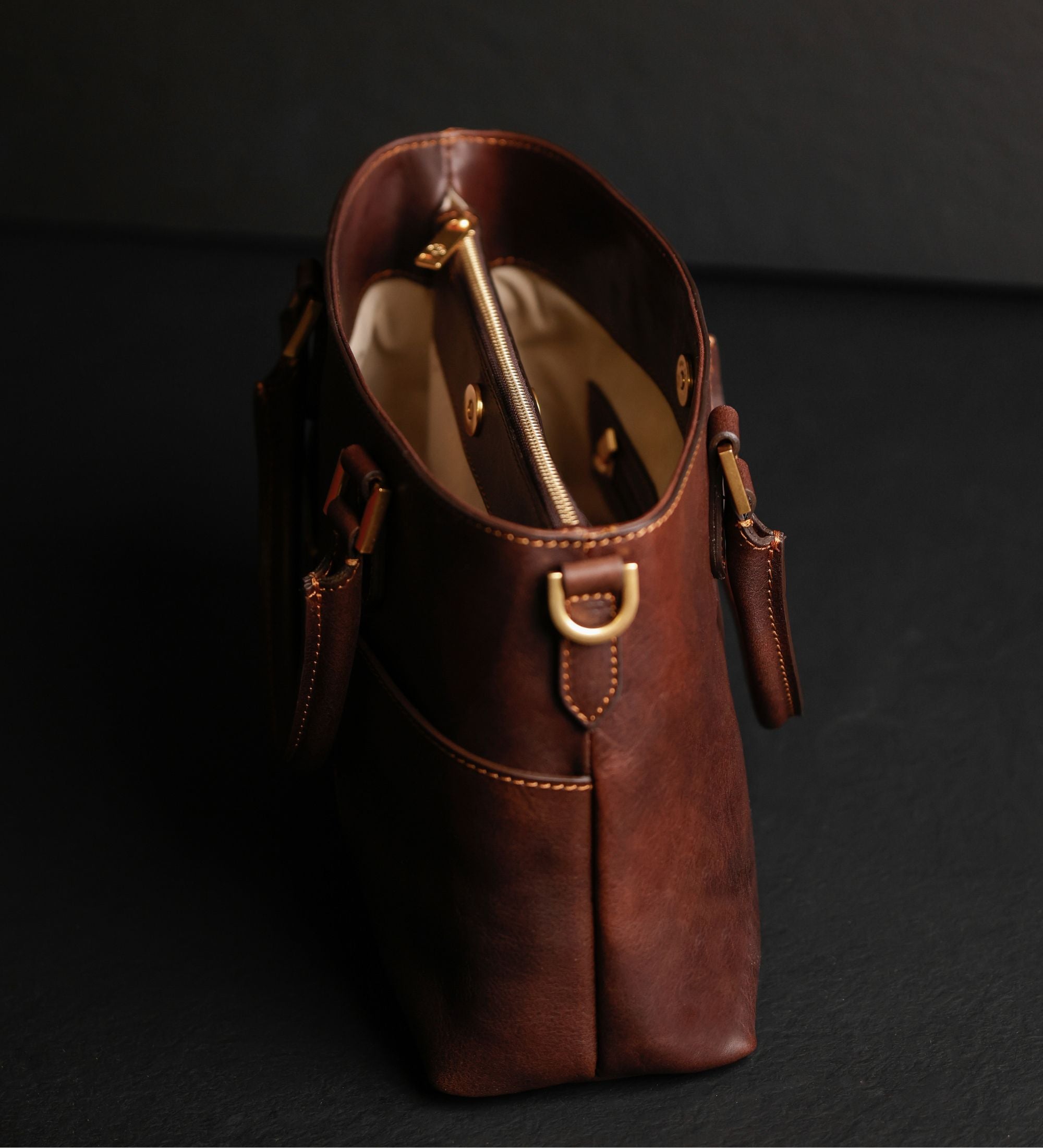 Sac à main à l’épaule en cuir pour femme Camilla