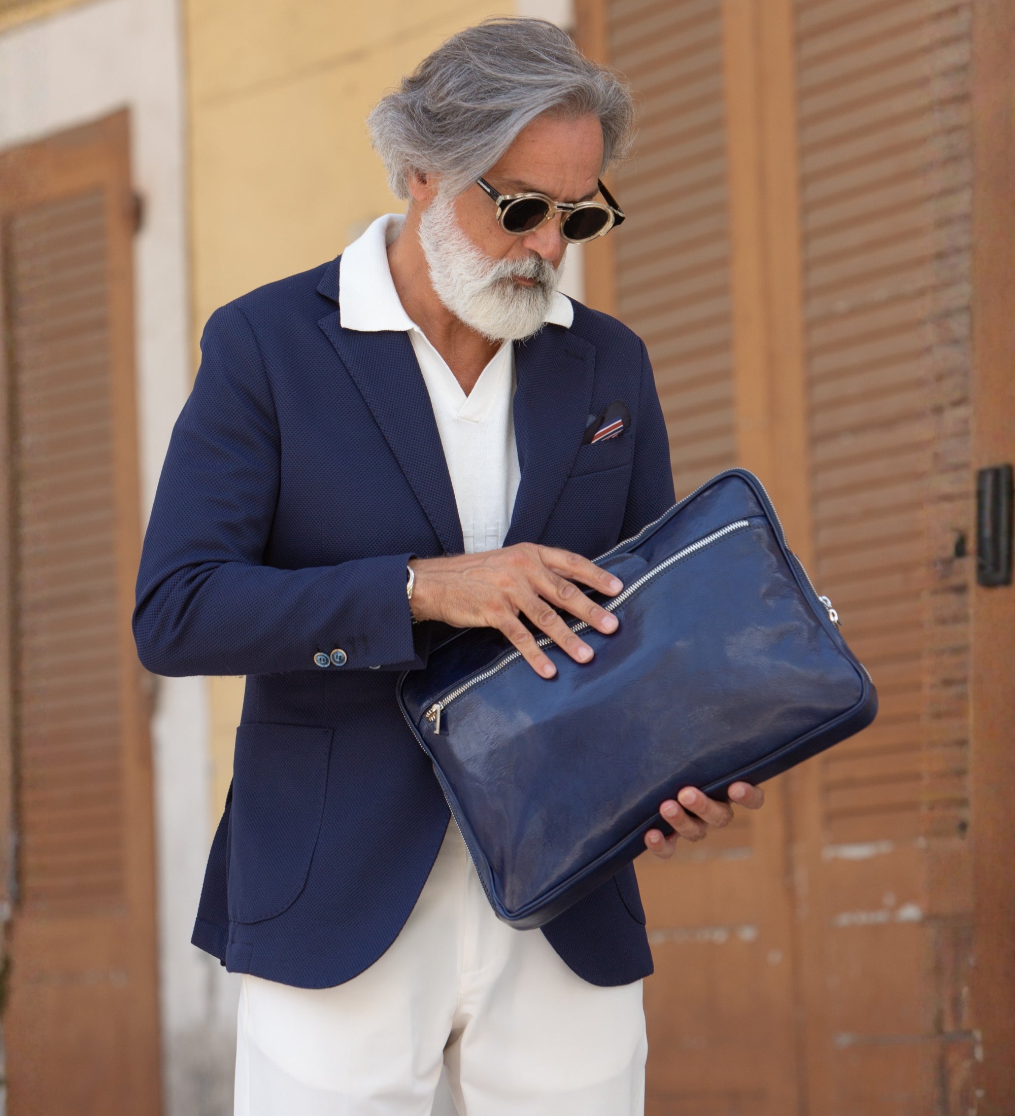 Sacoche pour ordinateur portable en cuir Brave New World