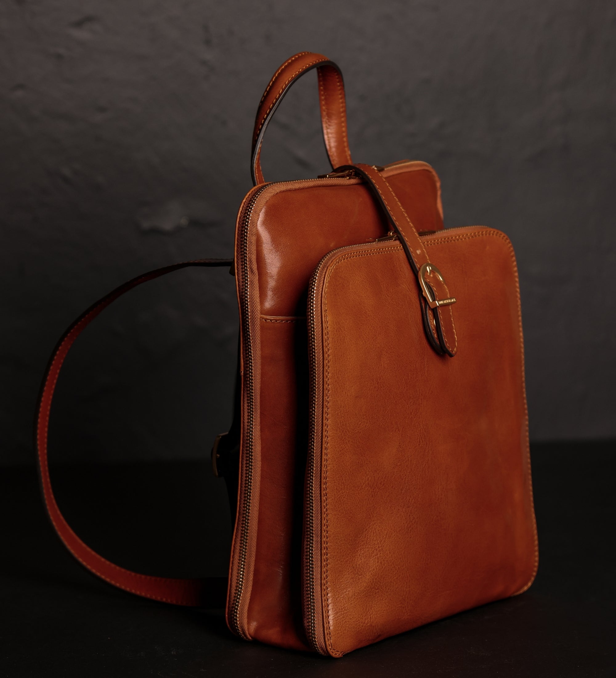 Sac à dos convertible à bandoulière en cuir pour femme Clarissa