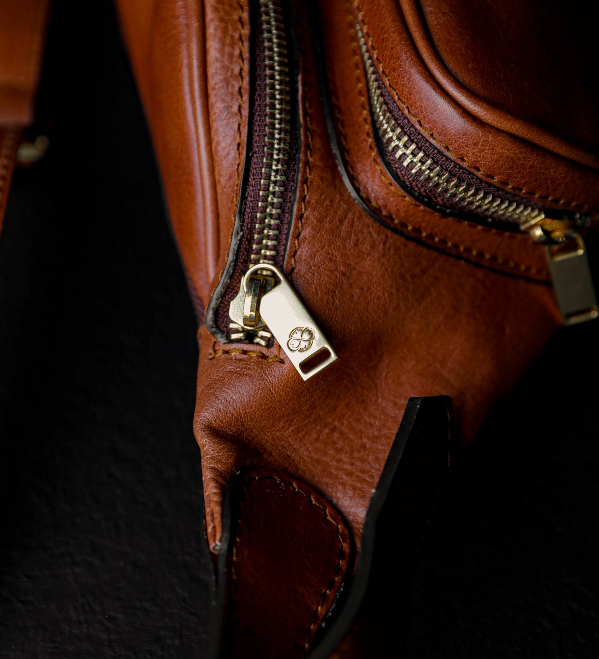 Sac banane à bandoulière en cuir pour femme Independent People