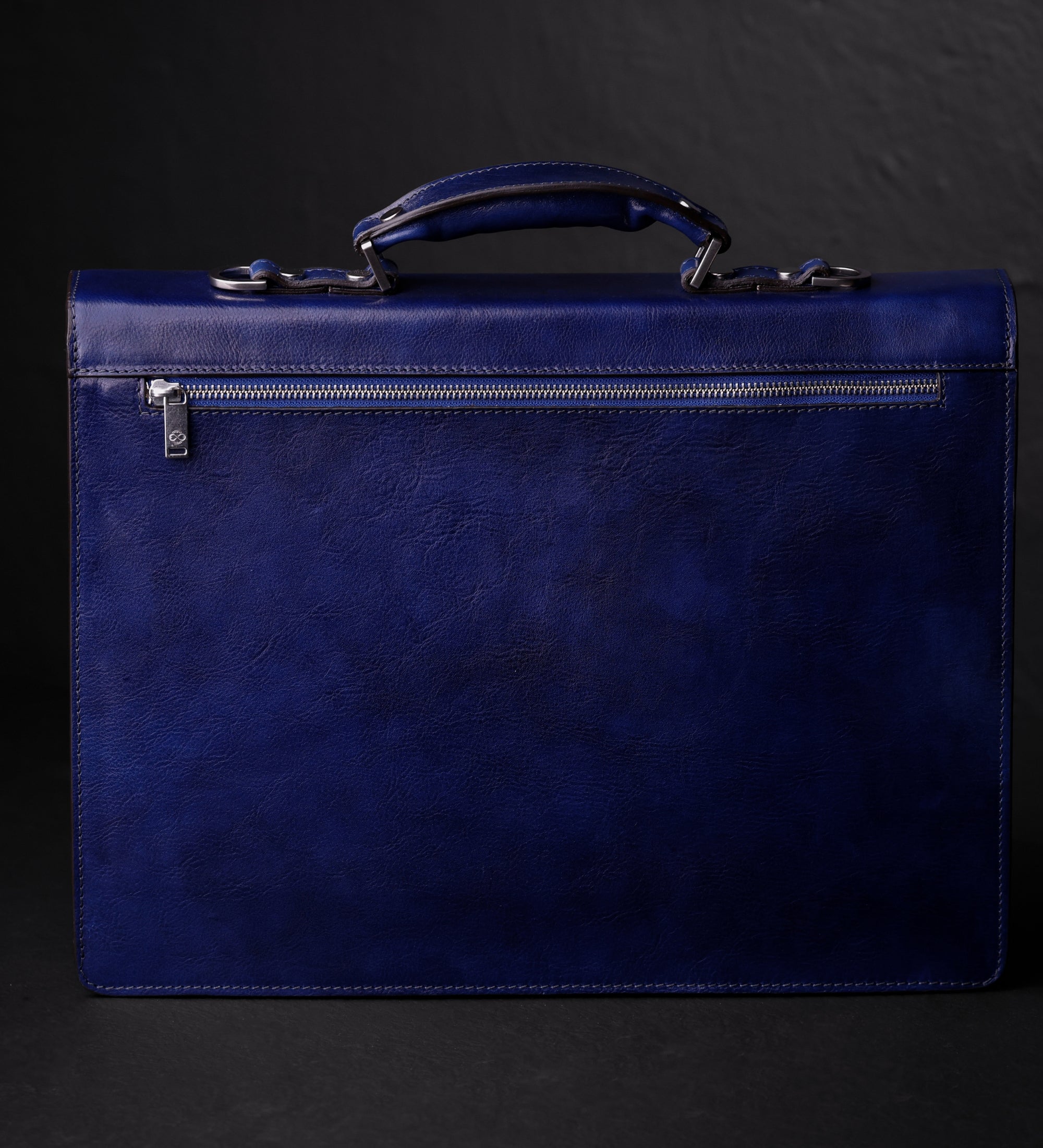 Mallette en cuir au design classique The Magus