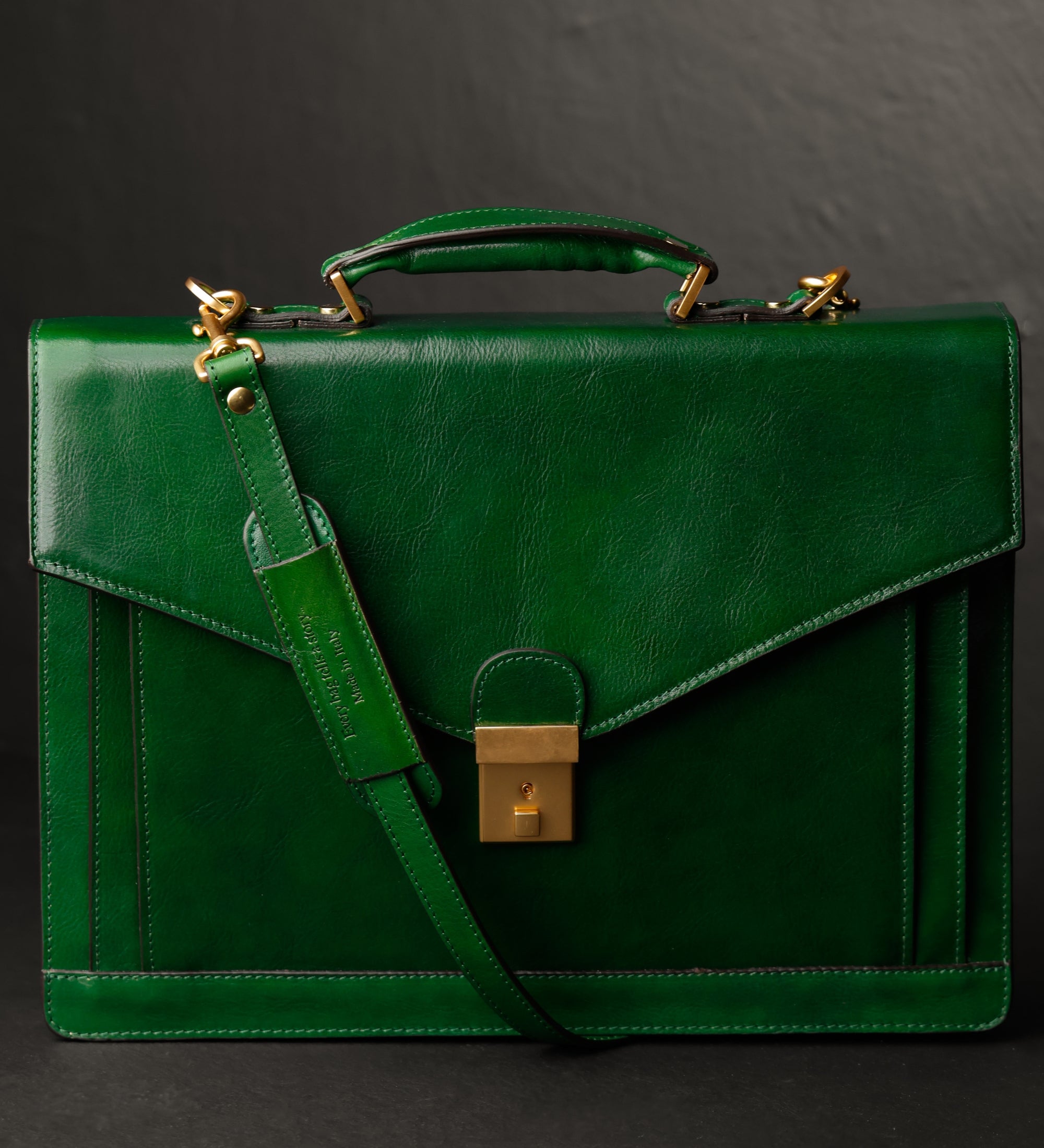 Mallette en cuir au design classique The Magus