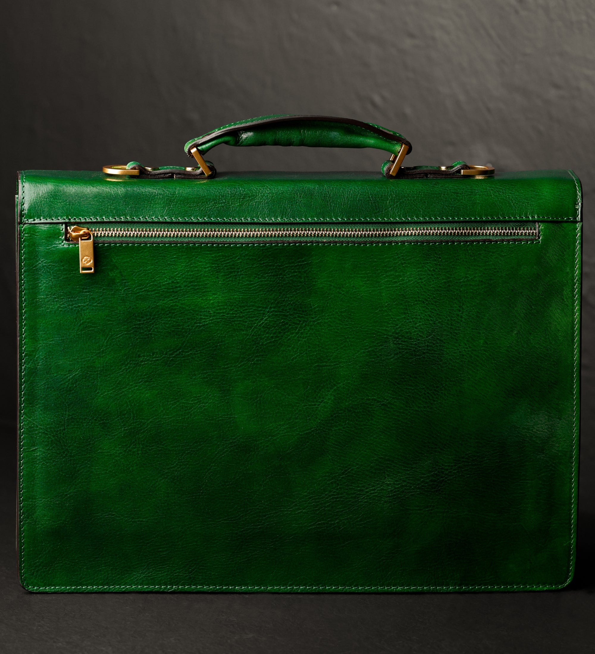 Mallette en cuir au design classique The Magus
